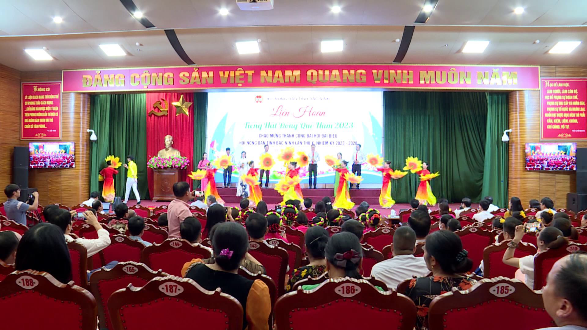 LIEN_HOAN_TIENG_HAT_NONG_DAN(1)