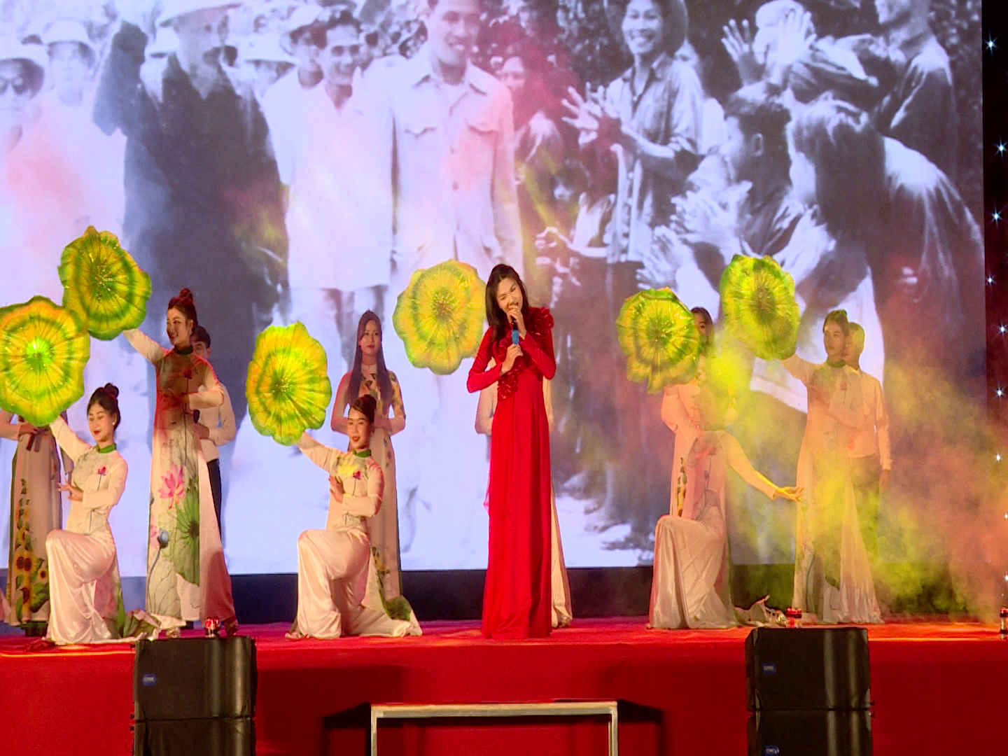 Khong_khi_giao_thua_tai_YP(5)