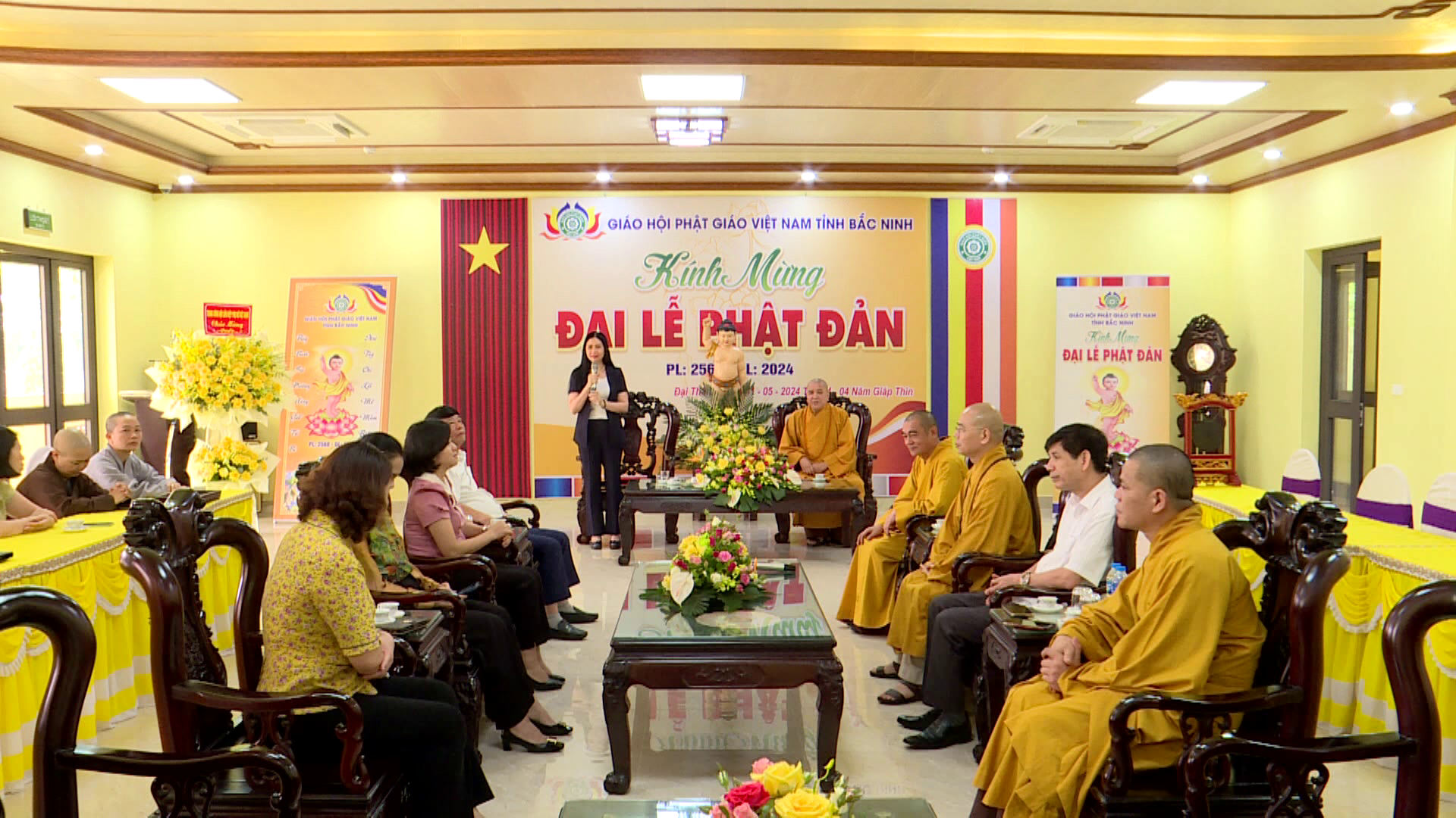 hoi_lhpn_viet_nam_chuc_mung_hoi_phat_giao_tinh(3)_(1)
