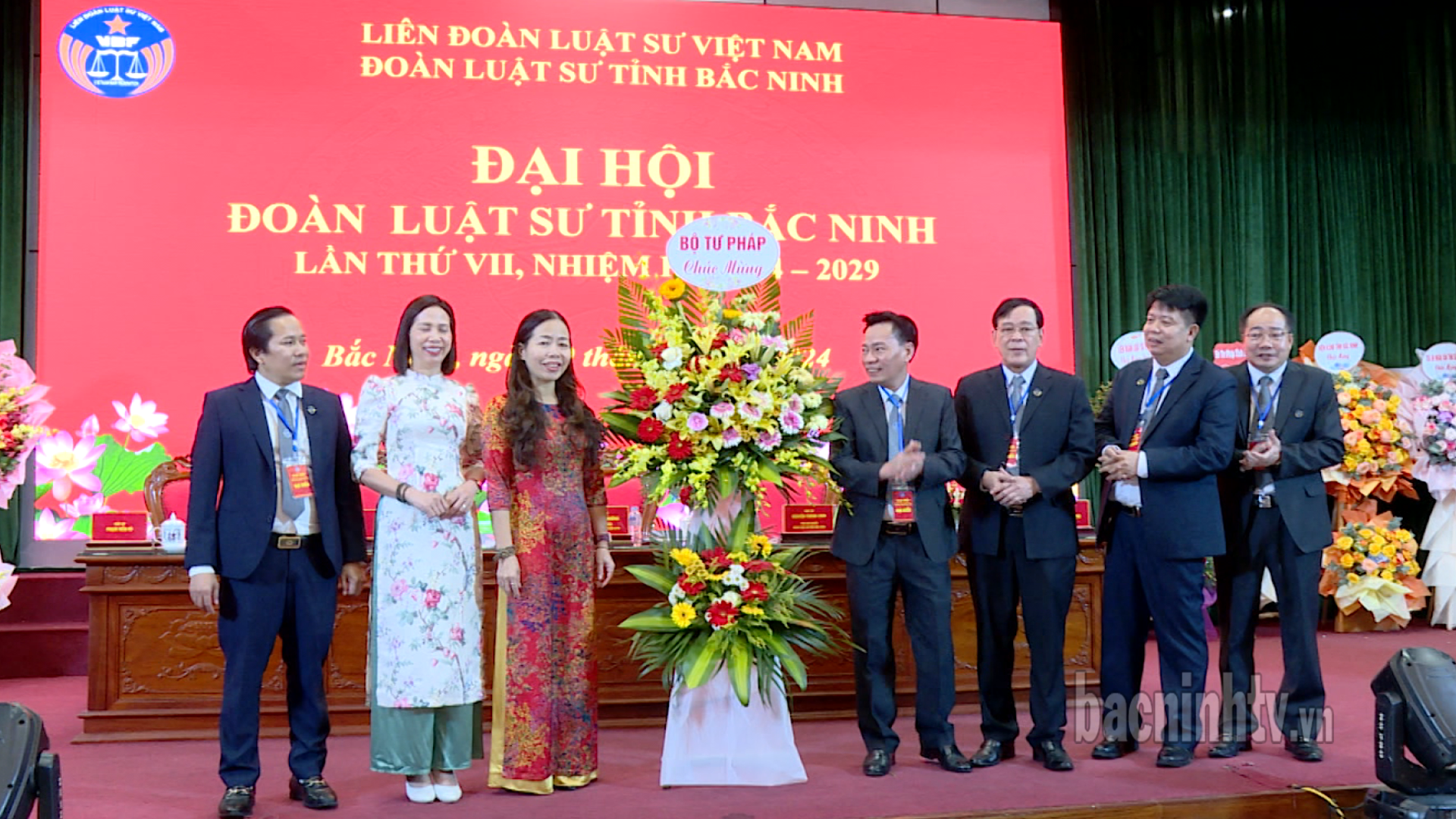 ra_mat_ban_cn