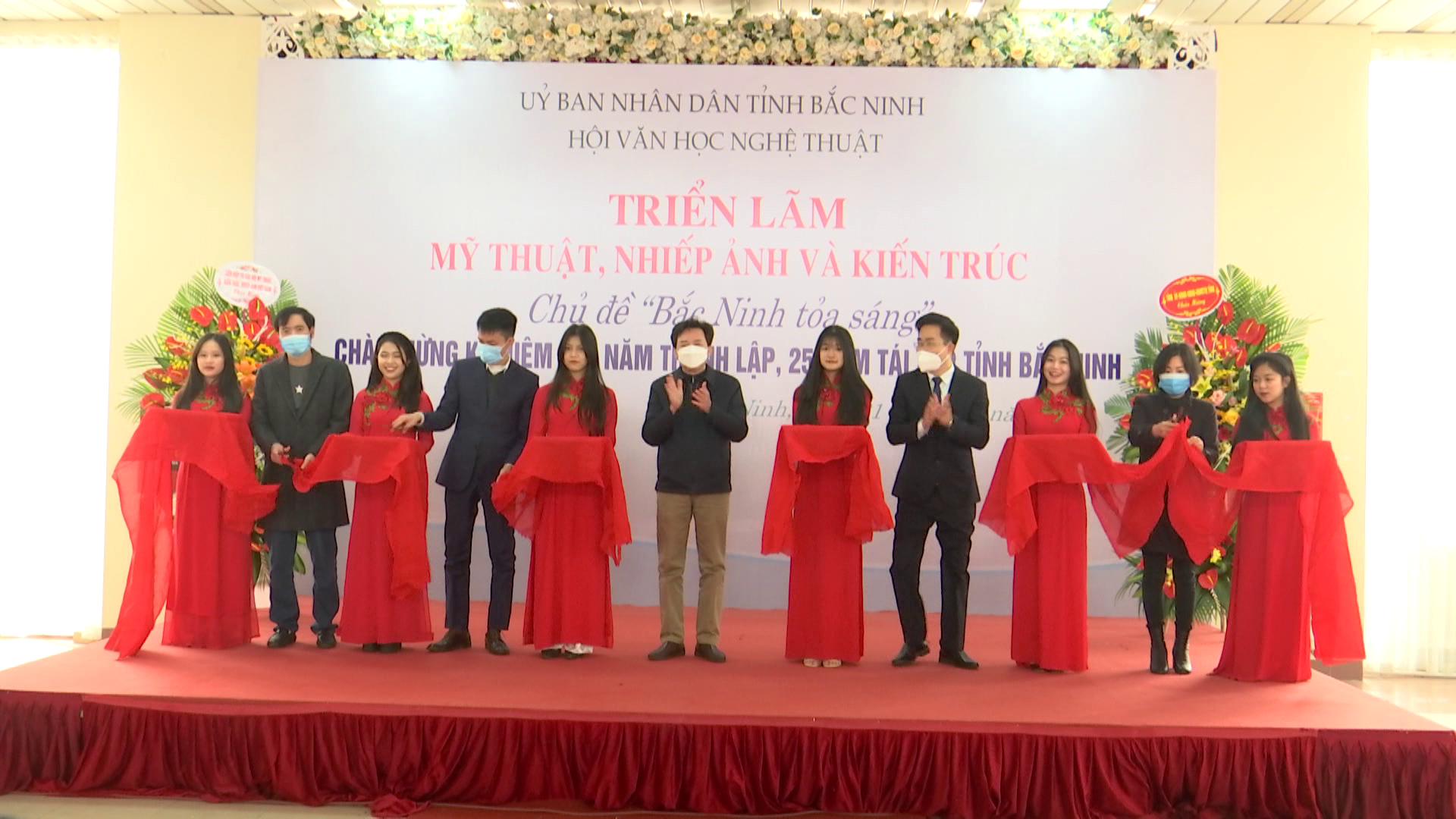 KHAI_MAC_TRIEN_LAM_MY_THUAT_ANH_NGHE_THUAT(1)