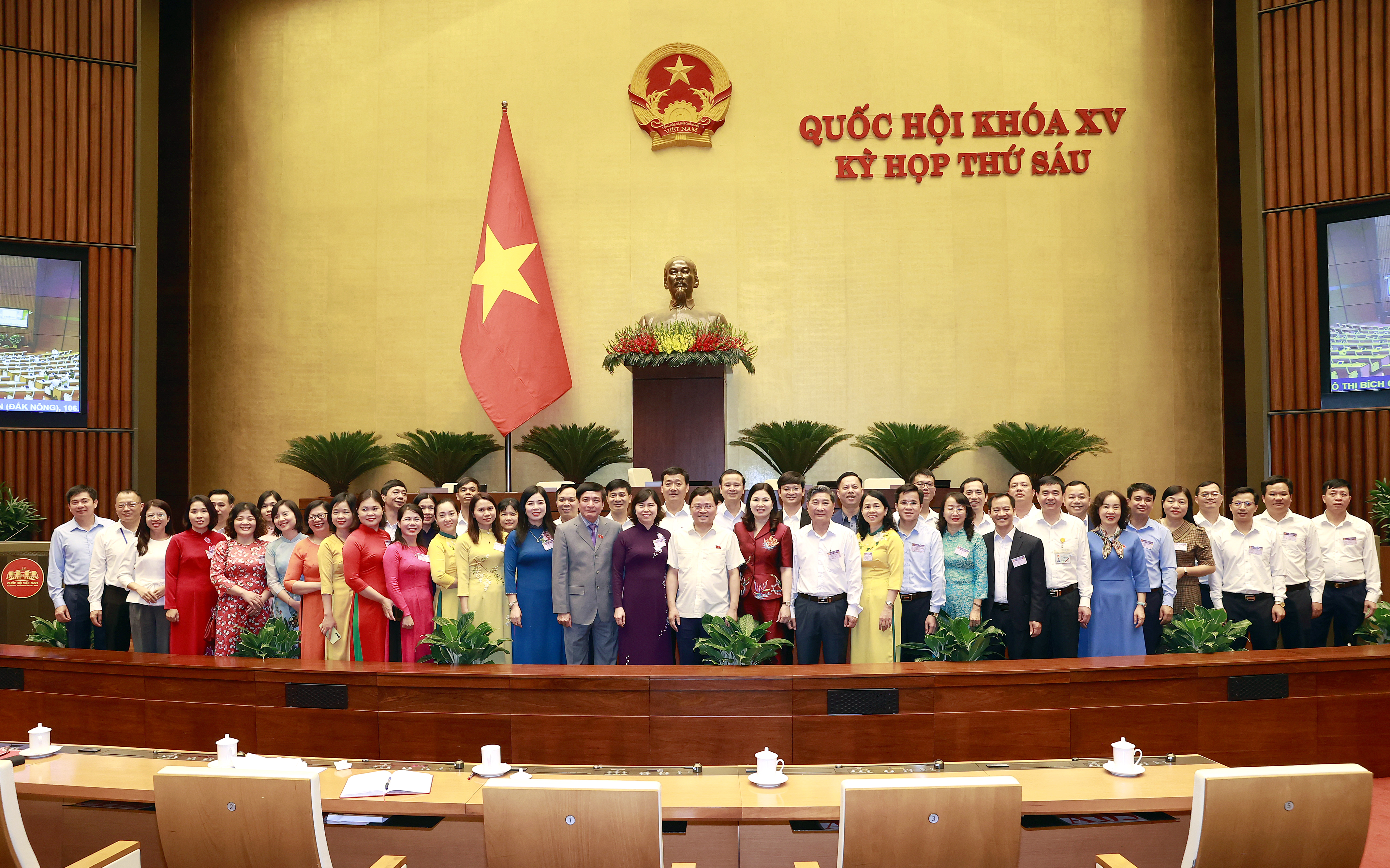 Chup_anh_cung_dai_bieu_QH(1)