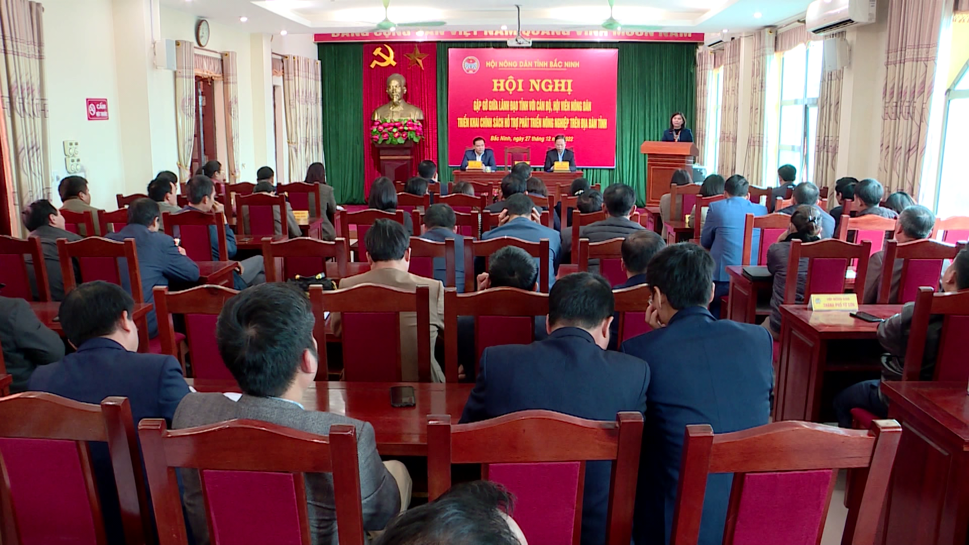 Tin_Hoi_Nong_dan_trien_khai_chinh_sach_ho_tro_nong_nghiep_va_doi_thoai_voi_HDND(1)