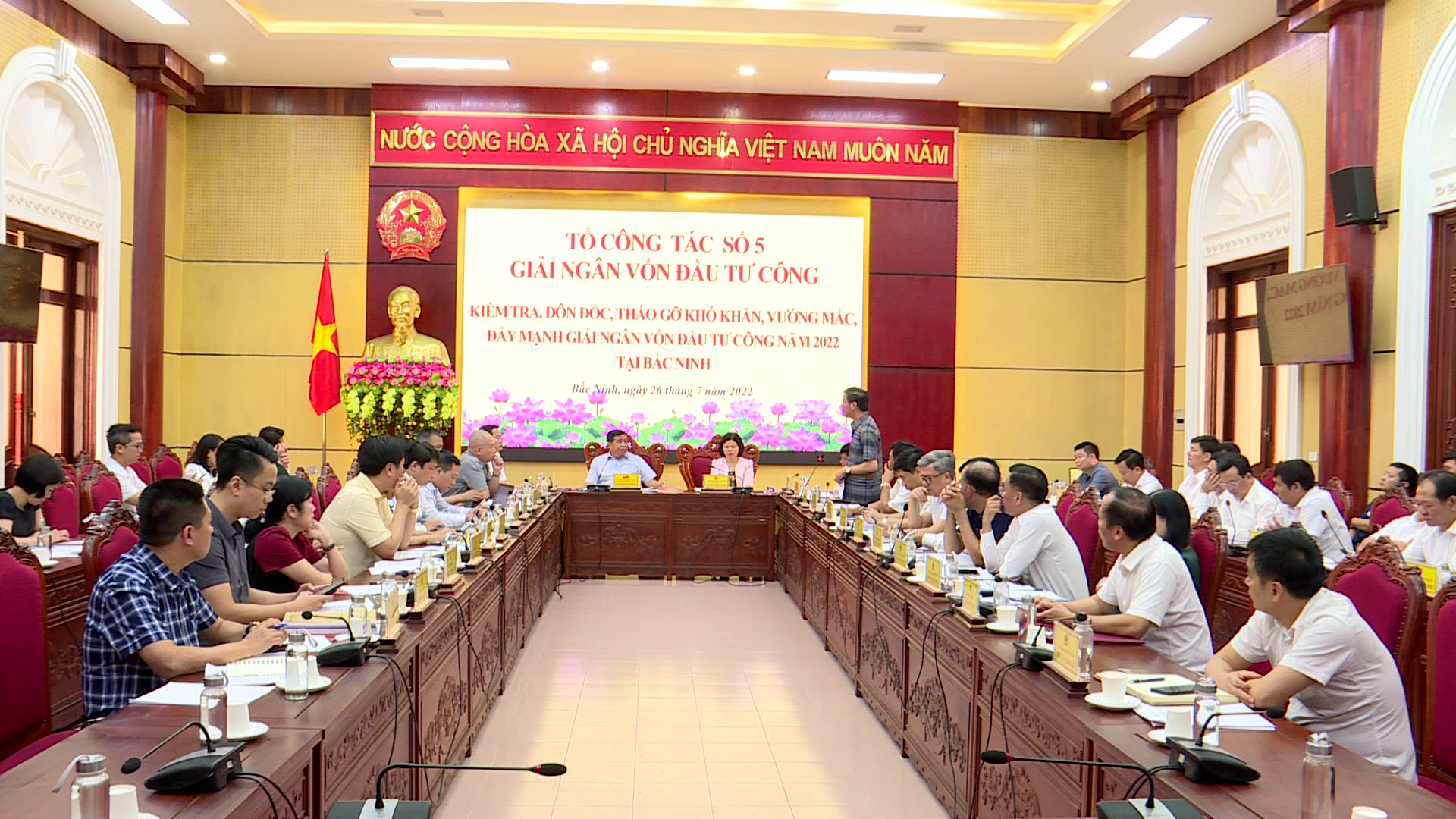 bo_truong_bo_khdt_Nguyen_Chi_Dung_kiem_tra_don_doc_giai_ngan_von_dau_tu_cong_tai_bac_ninh(1)