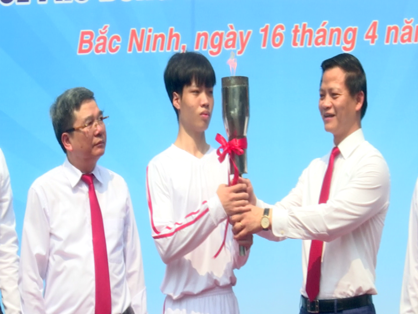 dang_huong_ruoc_duoc_nhan_dip_hoi_khoe_phu_dong_tinh_BN(3)