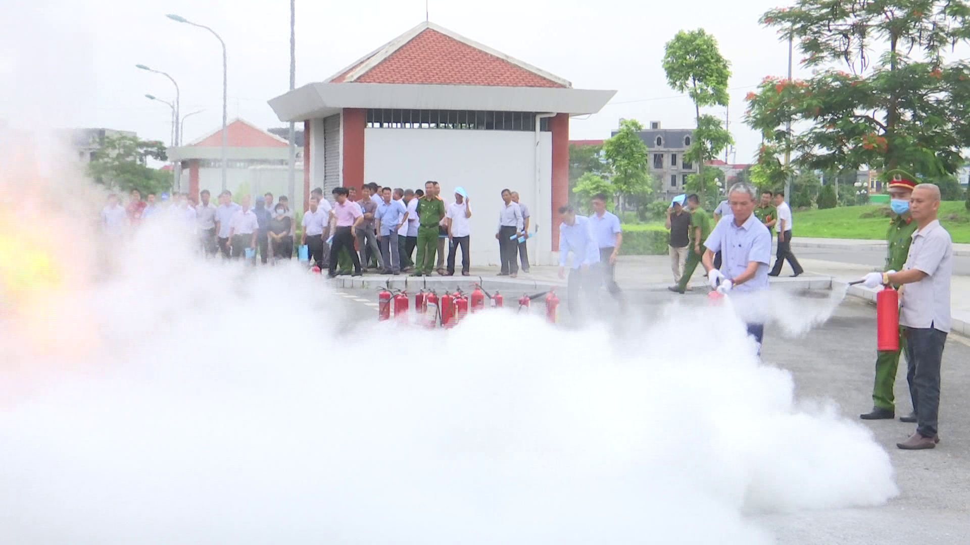 HOI_NGHI_TAP_HUAN_NGHIP_VU_PCCC_TAI_THUAN_THANH(2).png