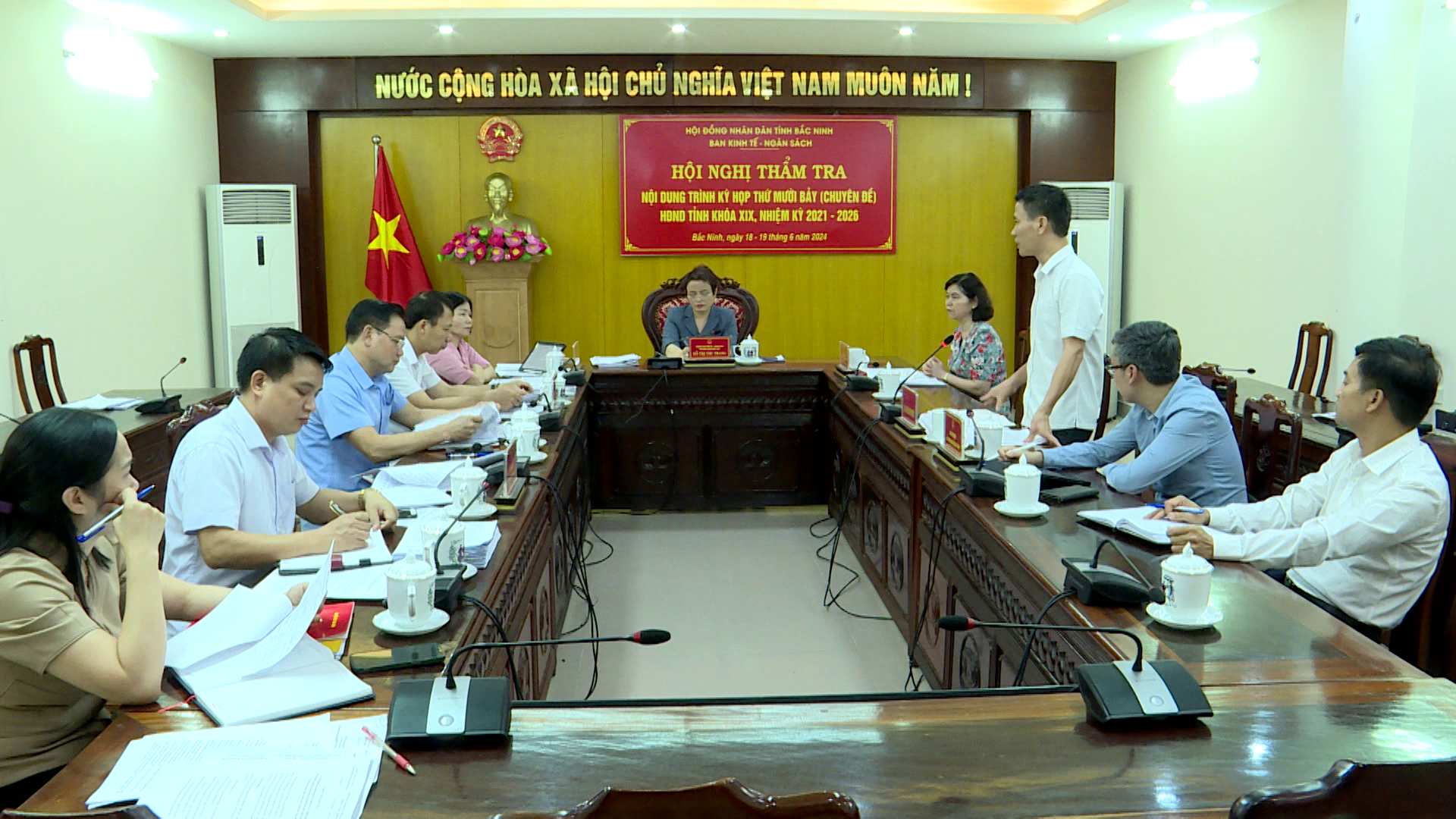 Tin_Ban_Kinh_te_Ngan_sach_tham_tra_noi_dung_trinh_ky_hop_thu_17(1)