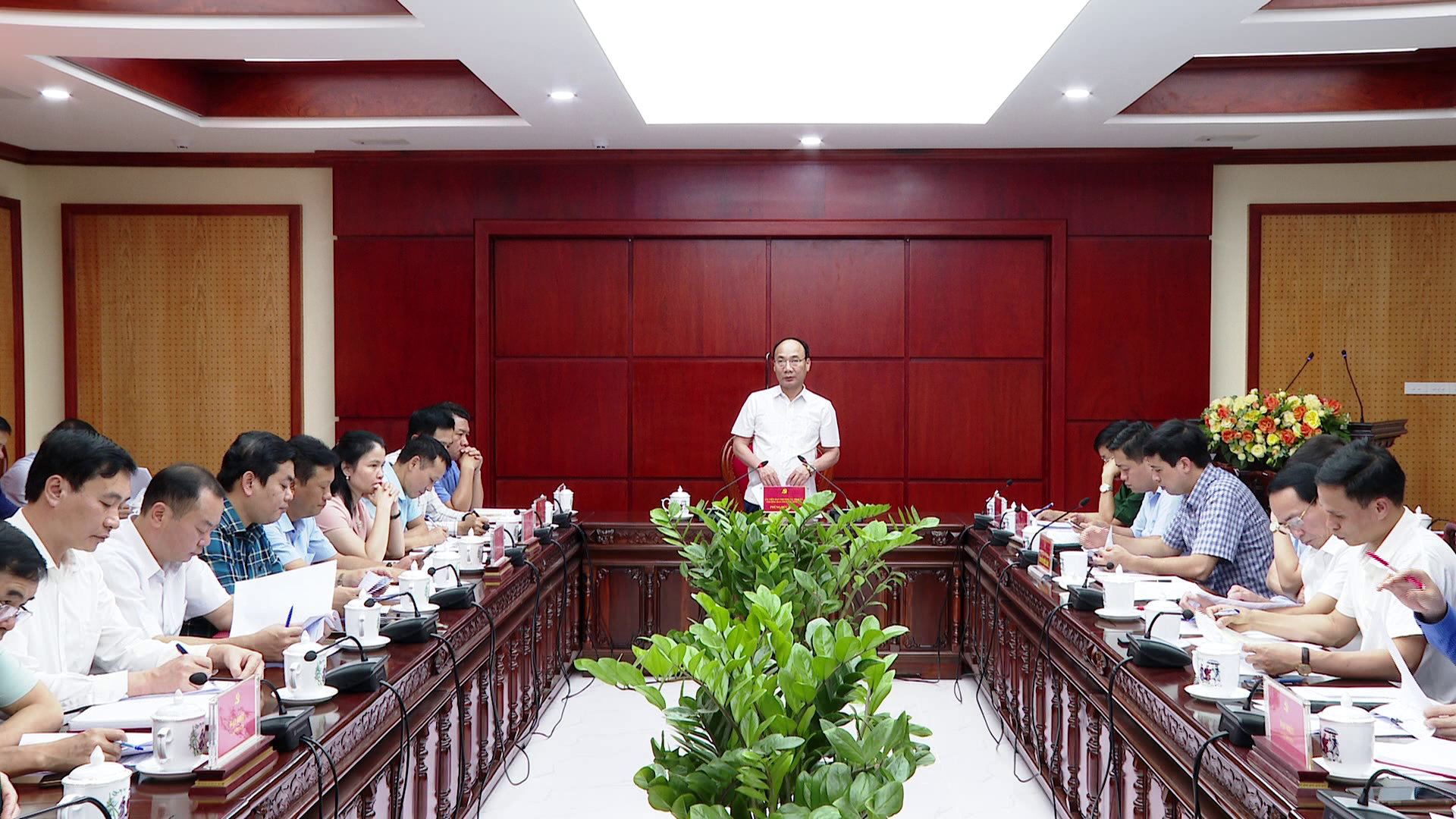 BTC_tinh_uy_hop_cong_tac_dang_vien(2)