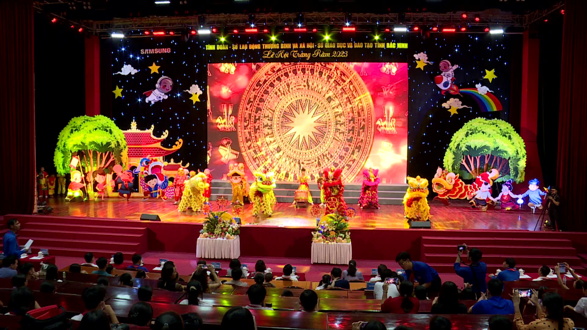 LE_HOI_TRANG_RAM_CHAP_CANH_UOC_MO(1)