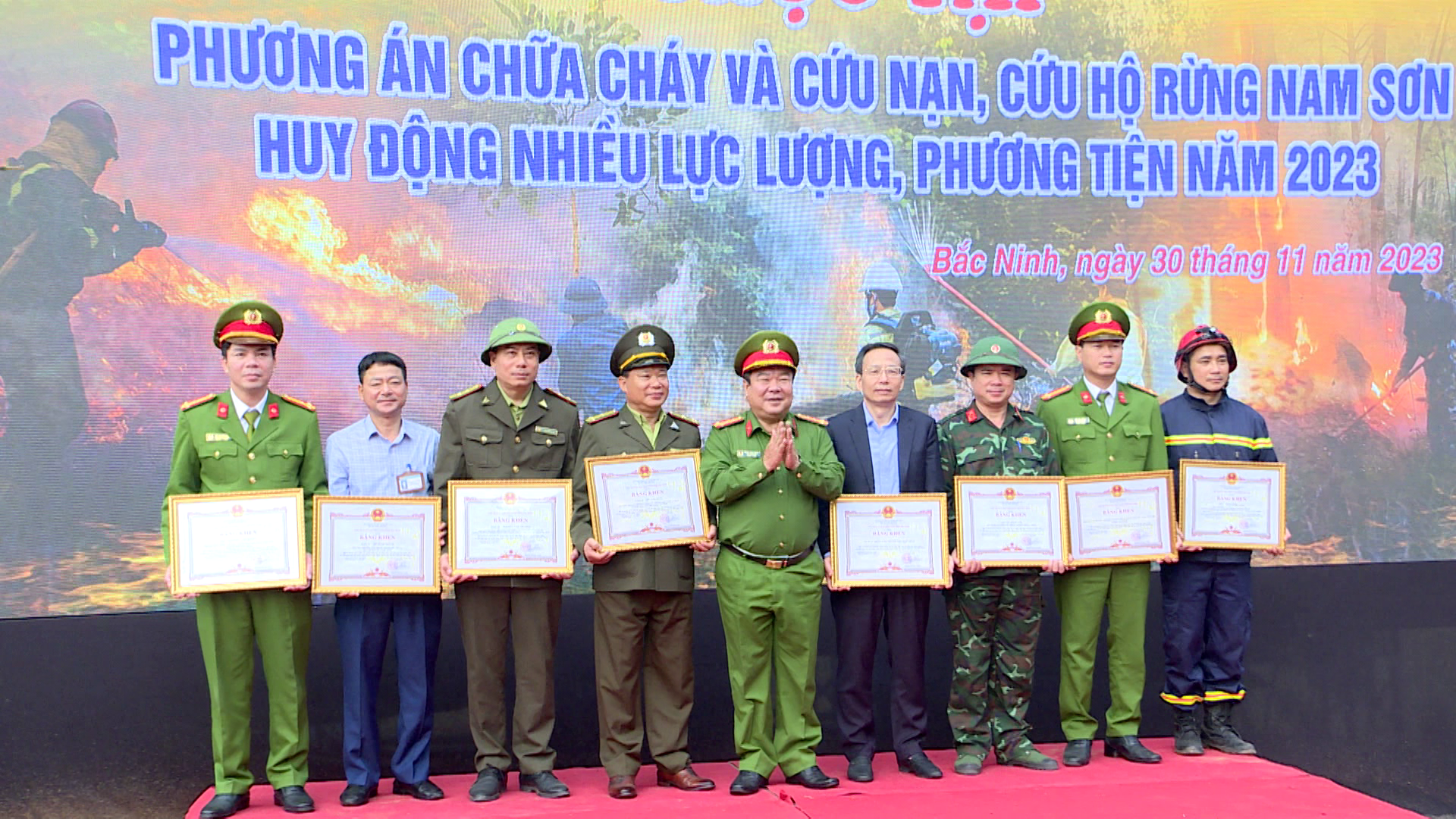 Tin_Dien_tap_thanh_cong_PCCC_rung_Nam_Son(3)