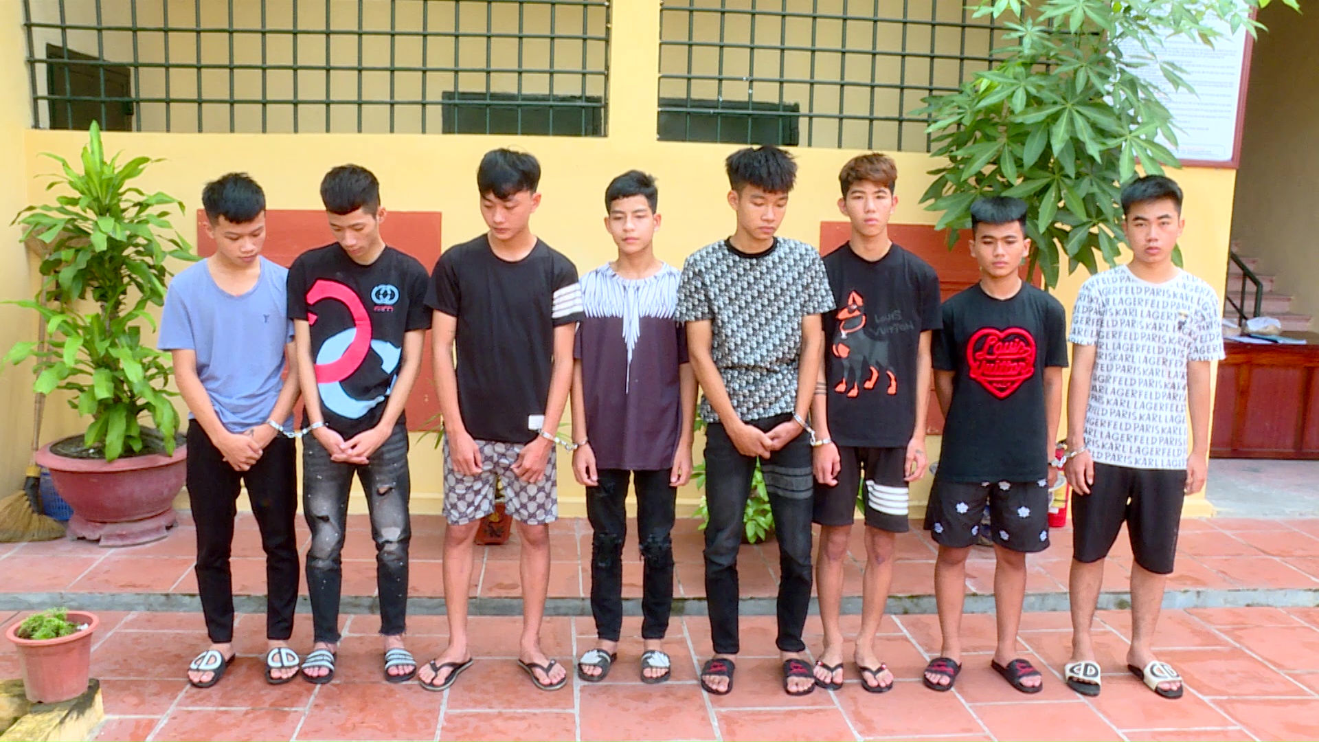 Khoi_to_thanh_nien_gay_roi_ttcc