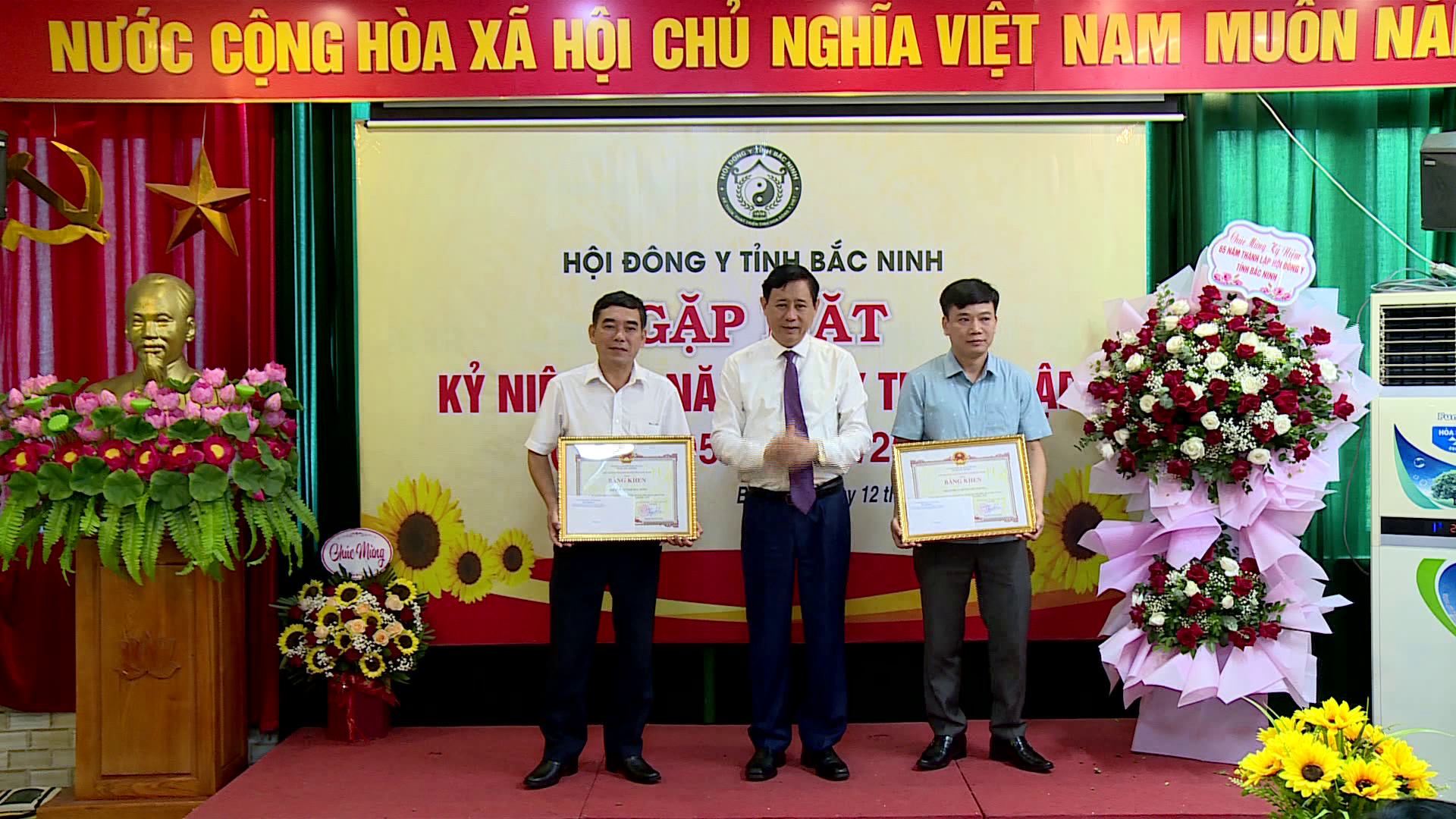 Hoi_dong_y_to_chuc_gap_nap_65_nam(2)