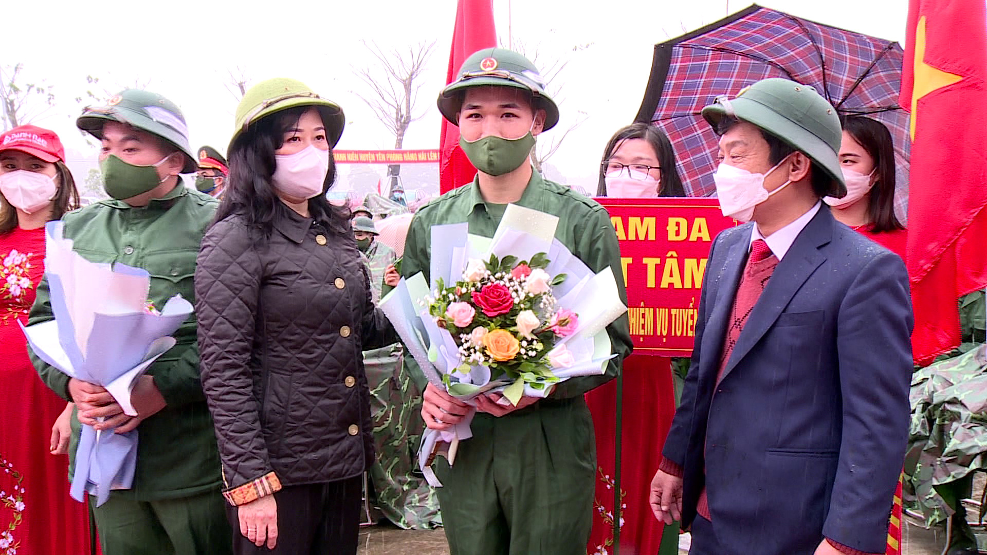 Bi_thu_du_le_giao_nhan_quan_tai_huyen_yen_phong(1)