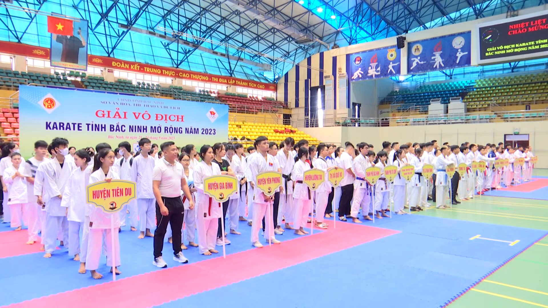 KHAI_MAC_GIAI_VO_DICH_KARATE_MO_RONG(1)
