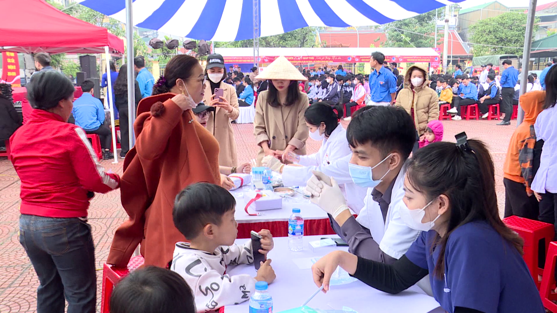 TINH_DOAN_GALA_CHAO_XUAN_2024_XUAN_YEU_THUONG_TET_SE_CHIA(8)