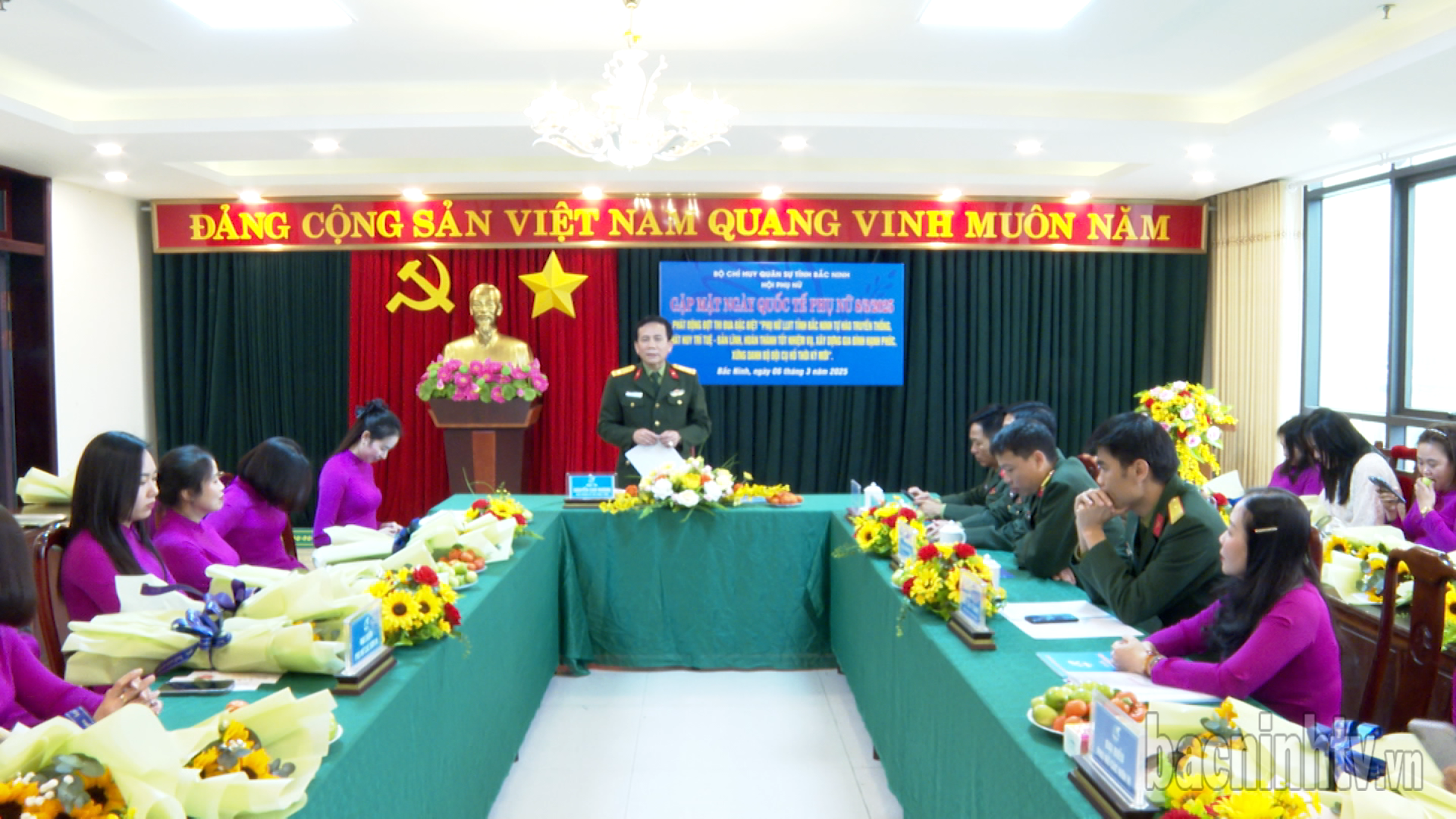 quang_canh_gap_mat_bo