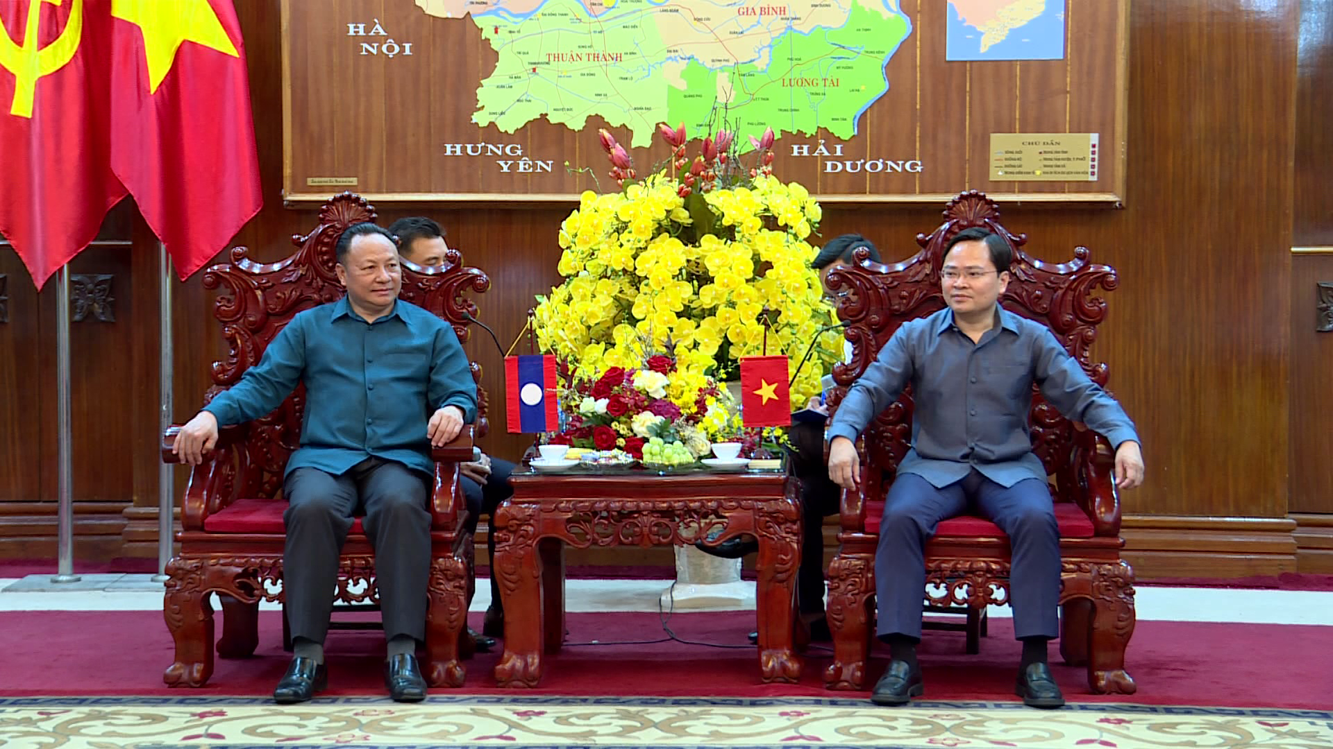 Bi_thu_tinh_uy_tiep_doan_Thanh_nien_nhan_dan_Cach_Mang_Lao(3)