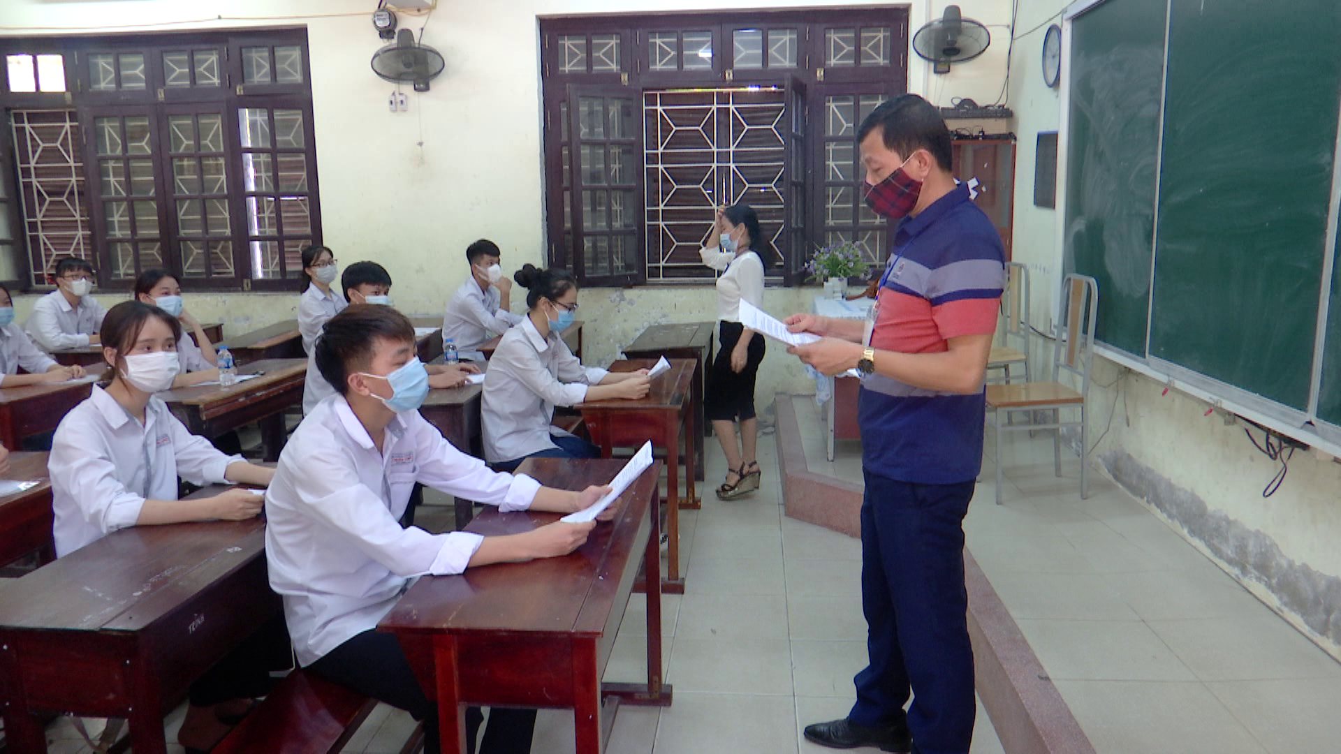 GAN_16NGHIN_THI_SINH_DU_THI_TN_2022(1)