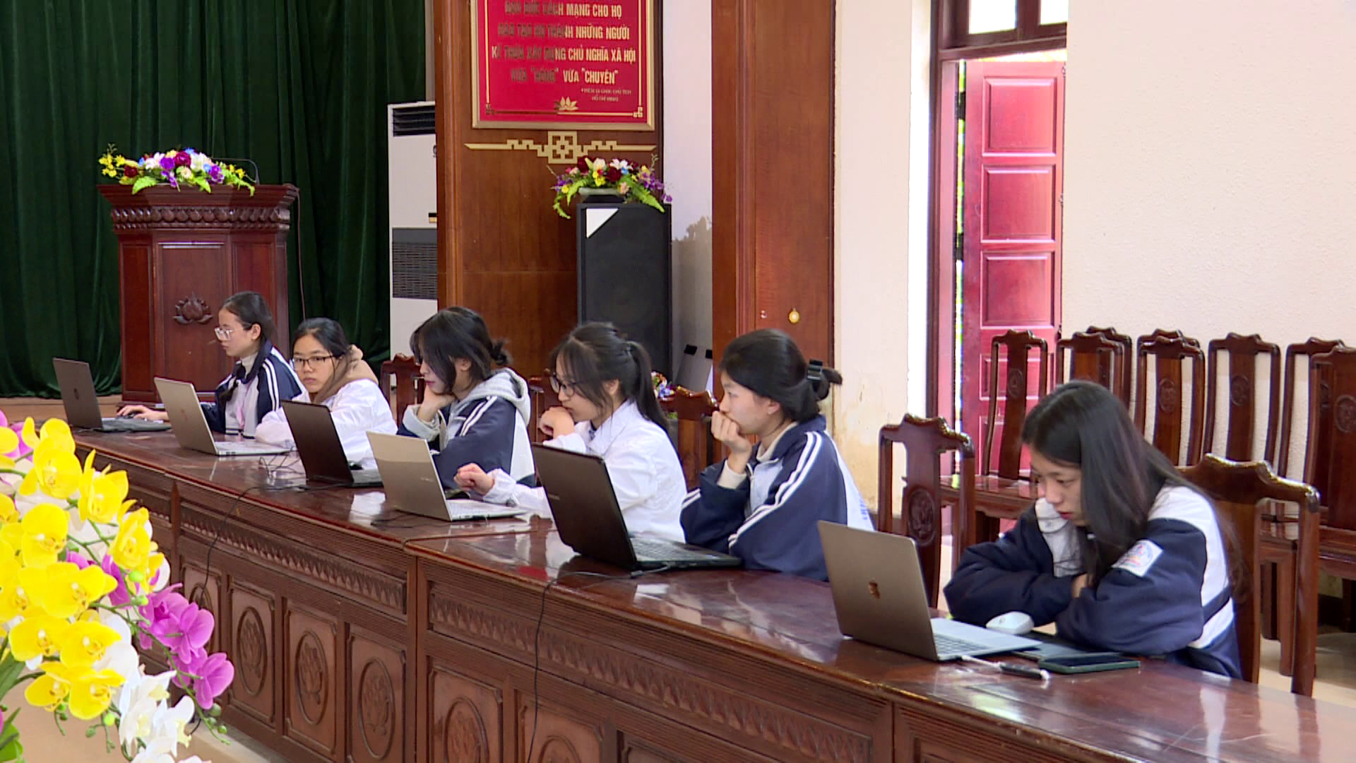 CUOC_THI_TRUC_TUYEN_TU_HAO_VIET_NAM_2023(1).png