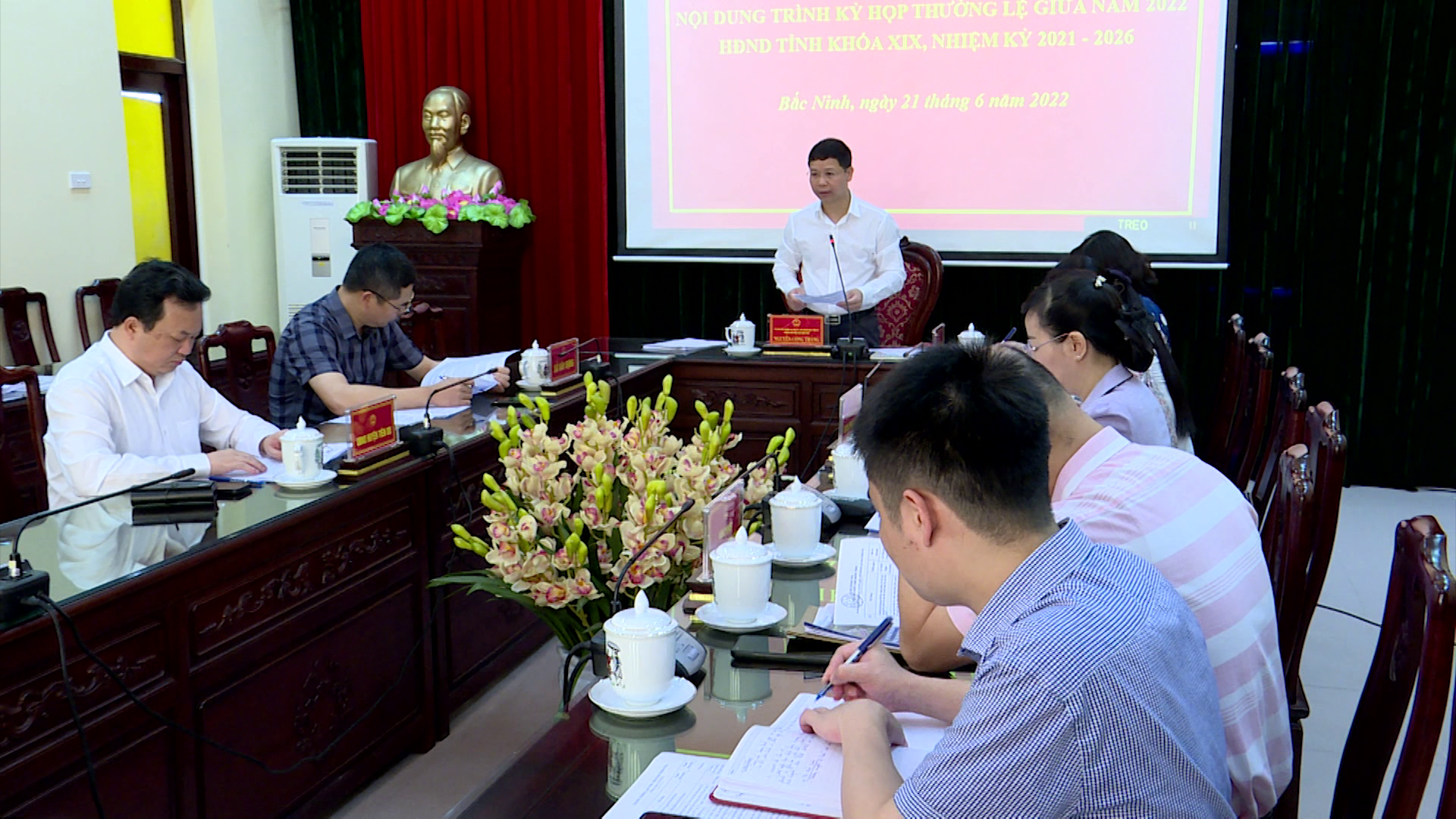 Tin_Ban_Phap_che_HDND_tinh_tham_tra_noi_dung_trinh_ky_hop_giua_nam_2022(1)
