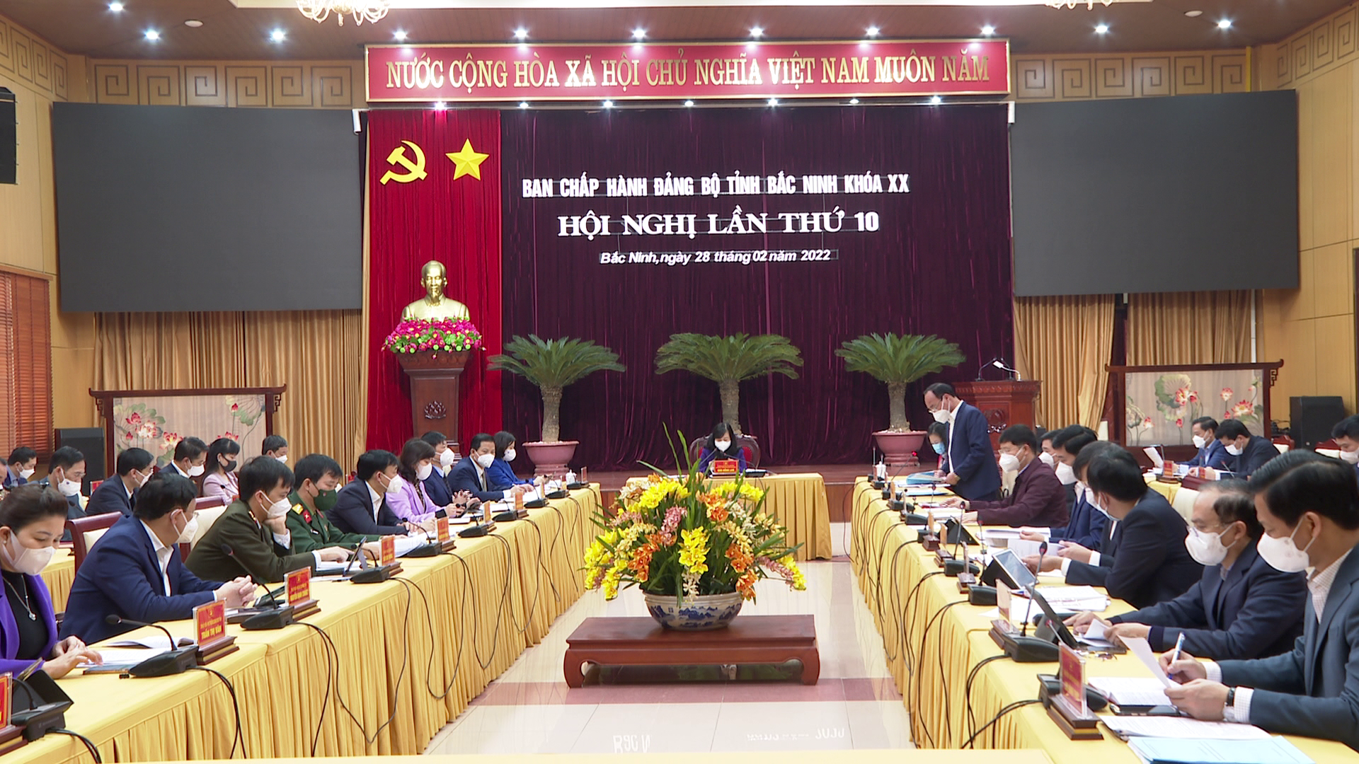 Hoi_nghi_BCH_lan_thu_10(1)