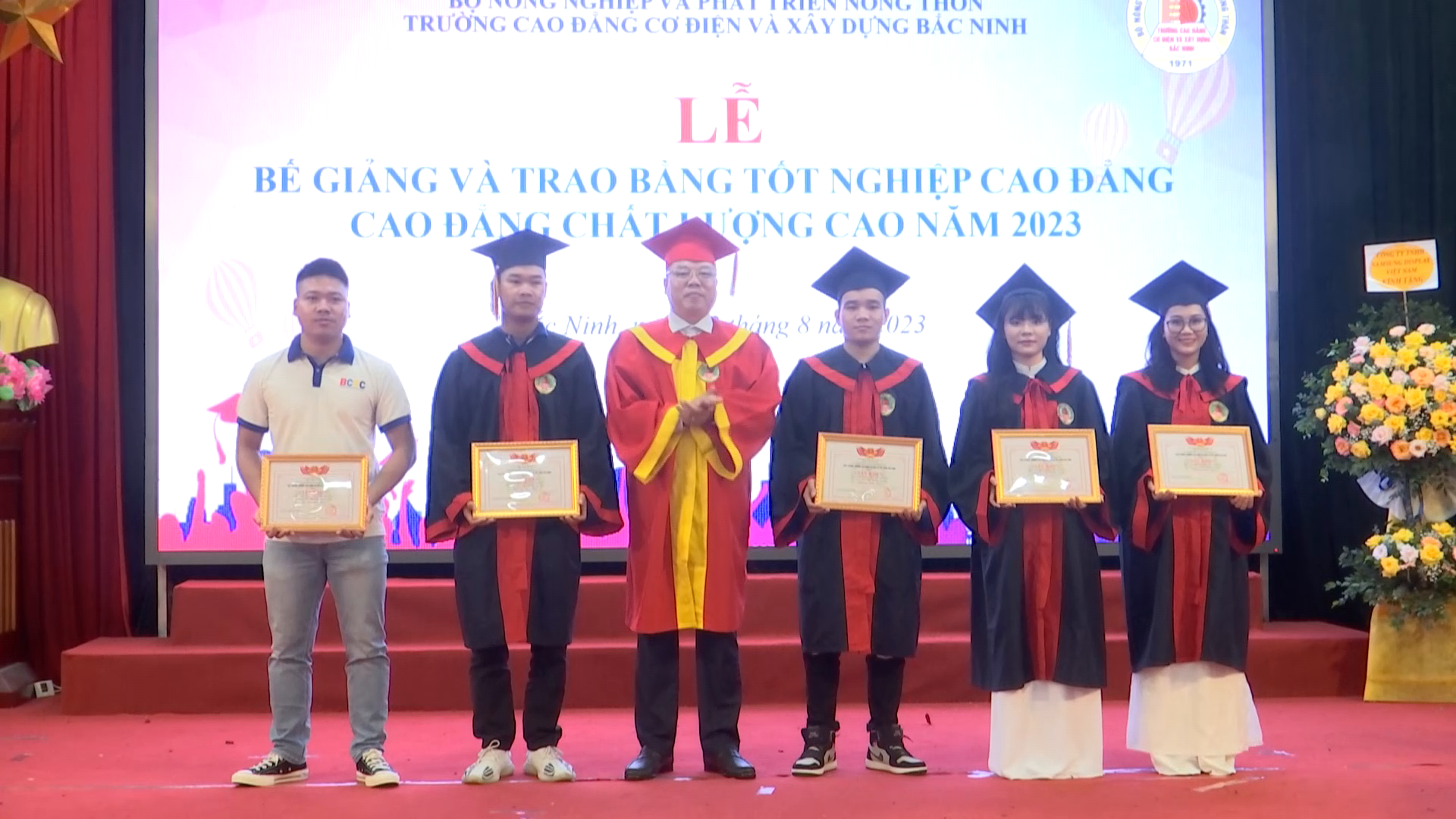 be_giang_lop_cao_dang_co_dien(1)