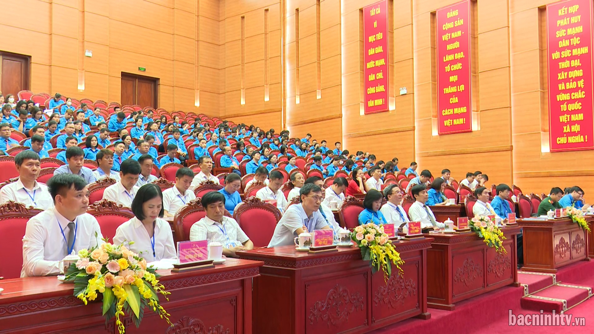 Dai_bieu_du