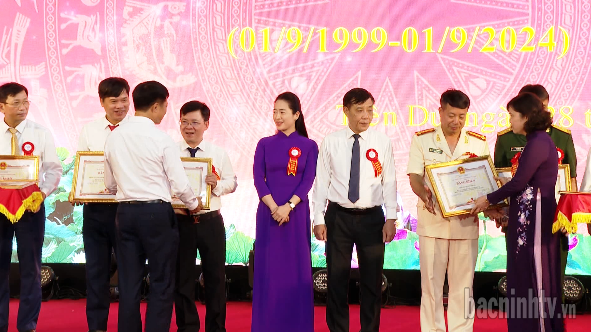 khen_thuong_tdu