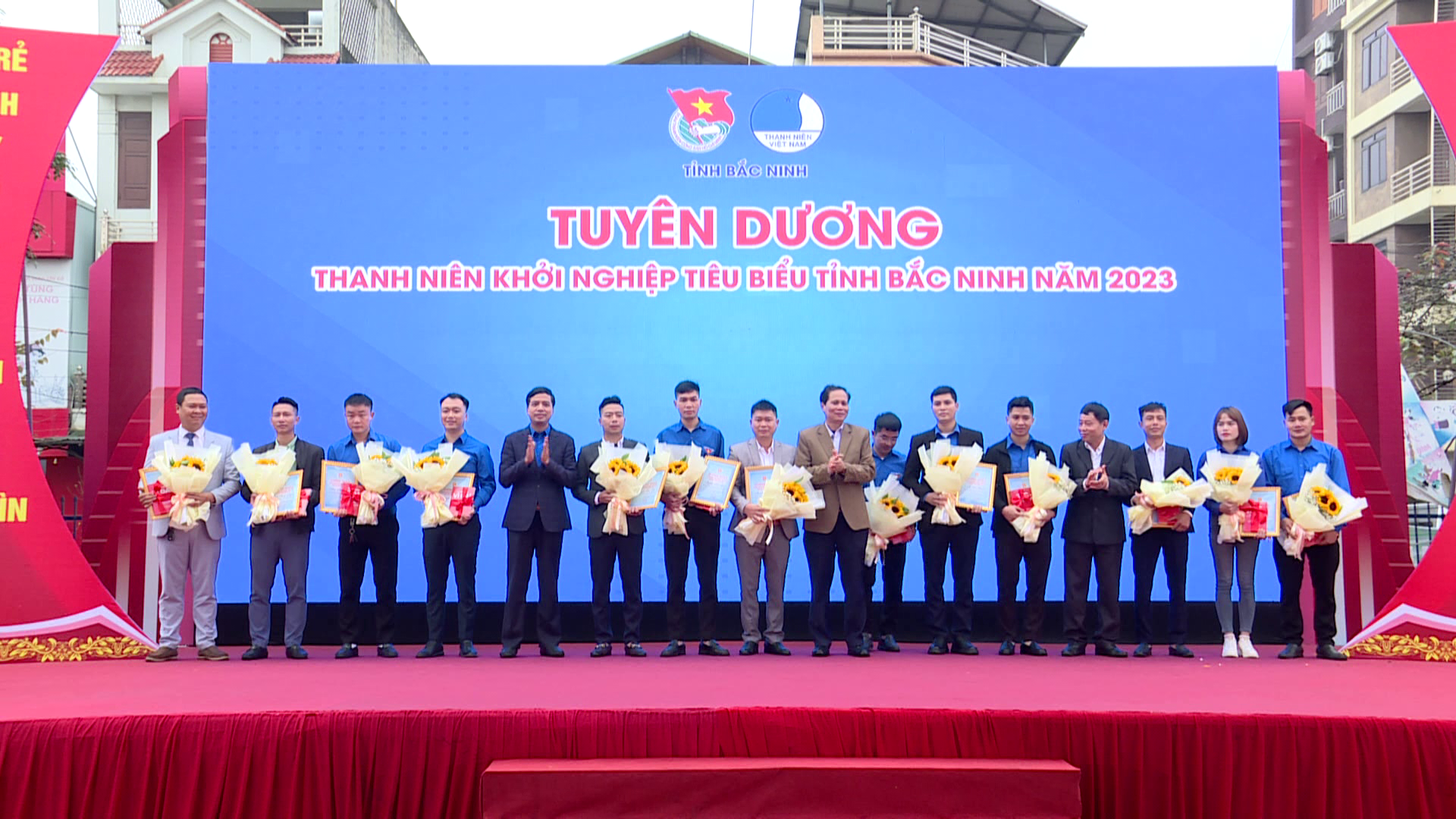 TINH_DOAN_GALA_CHAO_XUAN_2024_XUAN_YEU_THUONG_TET_SE_CHIA(3)