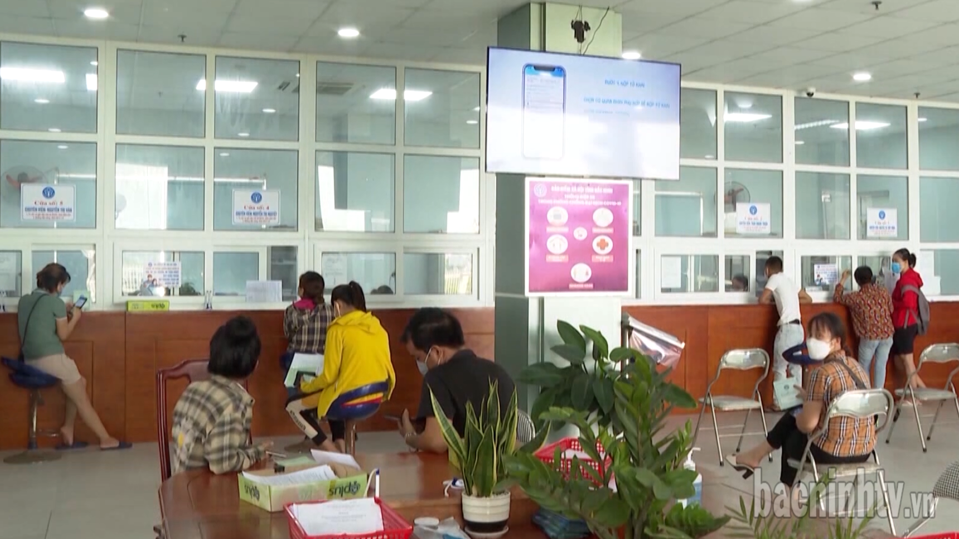 dan_lam_thu_tuc_bhxh_tinh