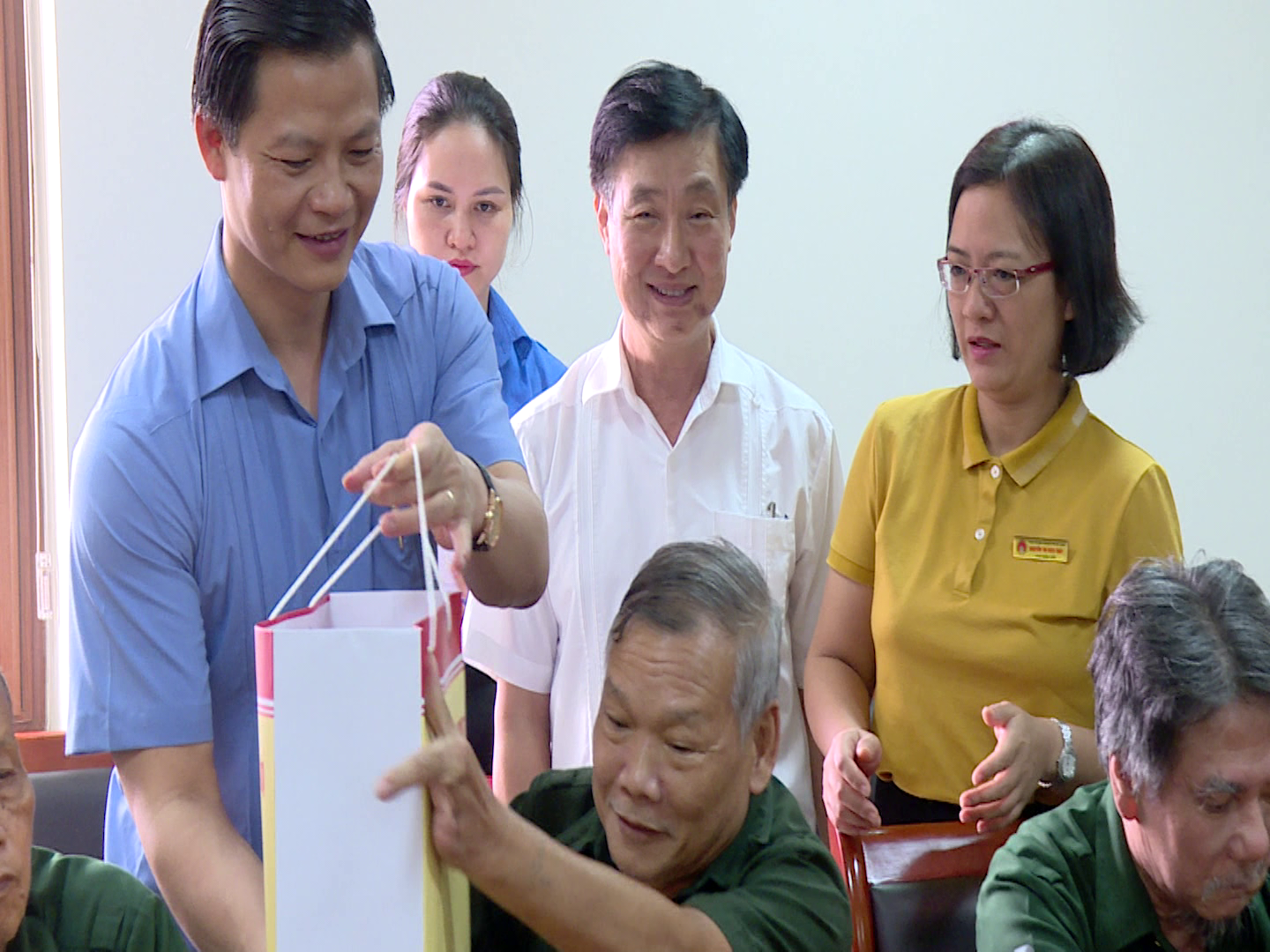 PCT_tham_tang_qua_27.7(4)