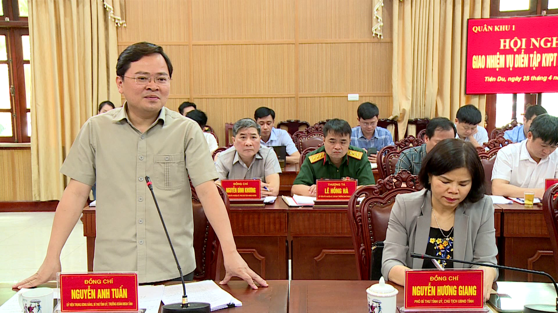 Hoi_nghi_giao_nhien_vu_dien_tap_KVPT_huyen_tien_du(4)