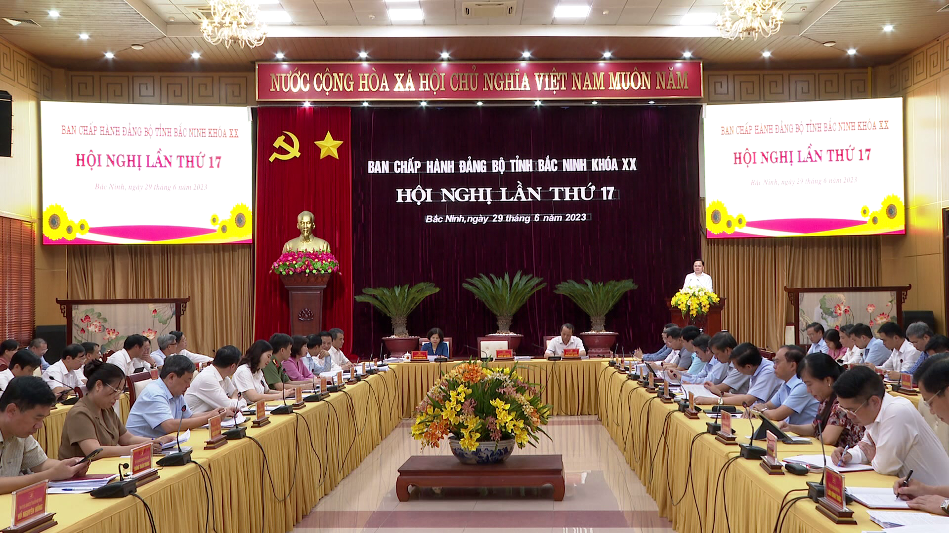 BN_hoa_thanh_vuot_muc_7_28_muc_tieu(2).png