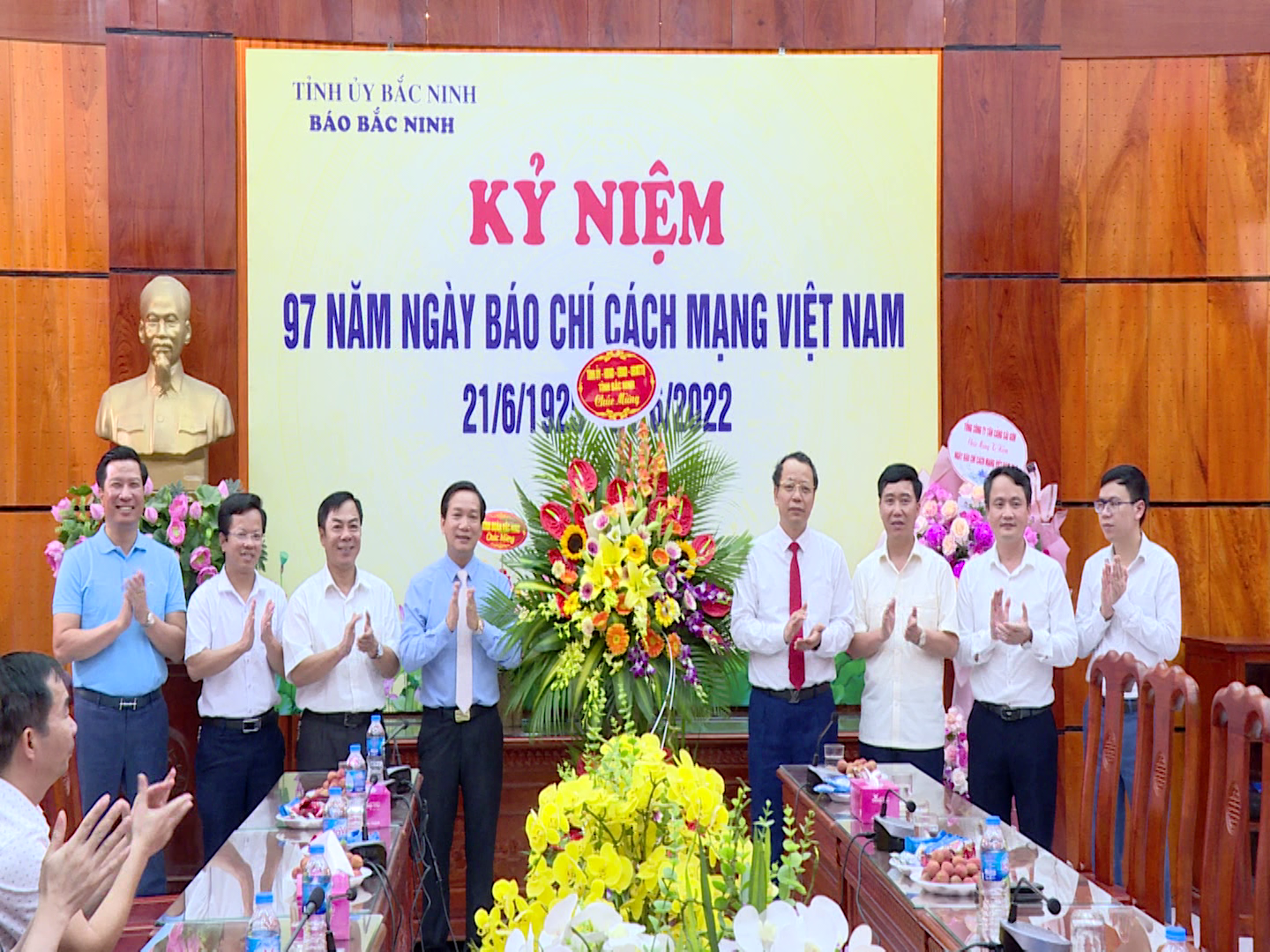 Pho_Bi_thu_TT_Chuc_mung_ngay_Bao_Bac_Ninh(1)