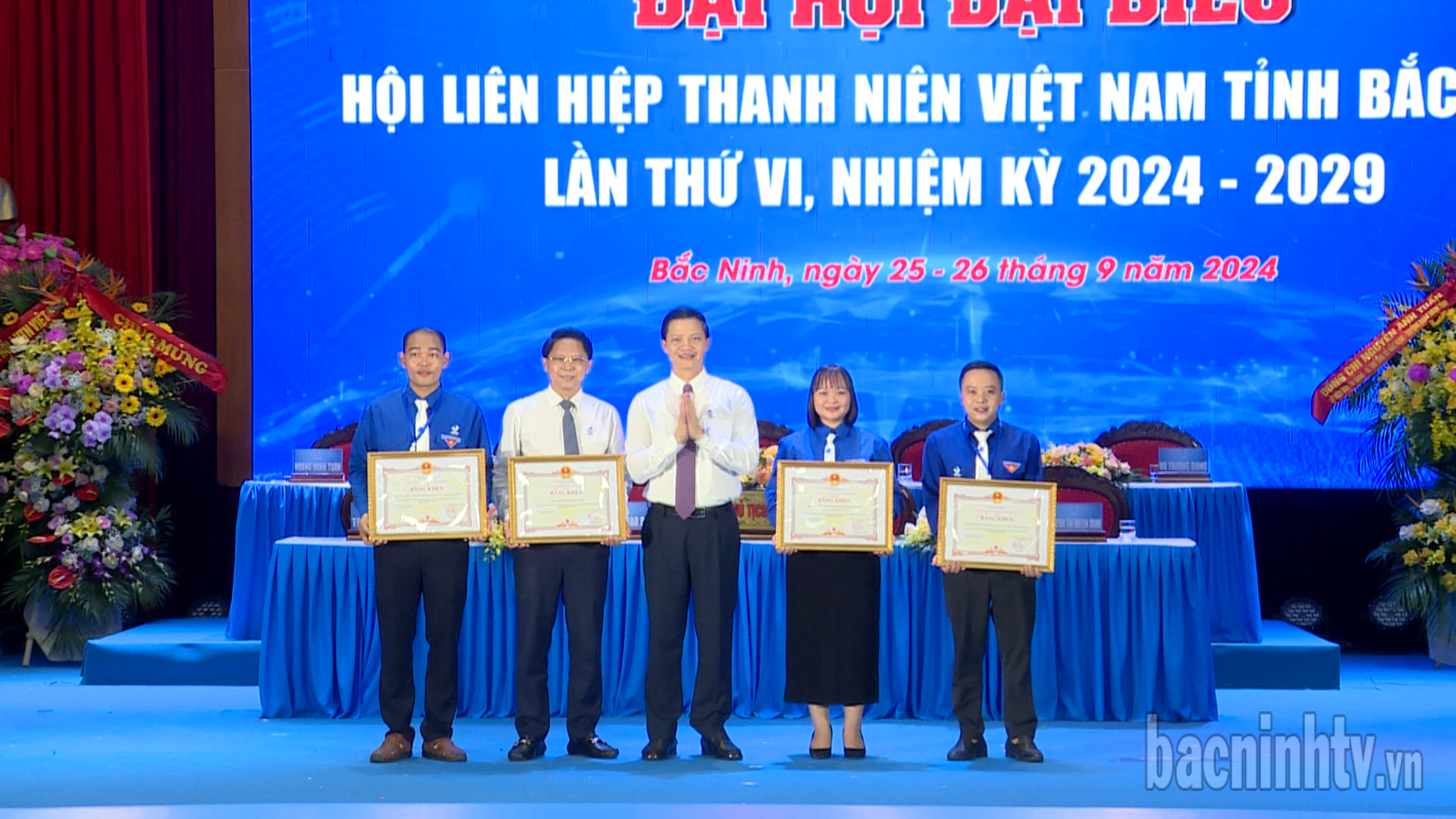 trao_bang_khen