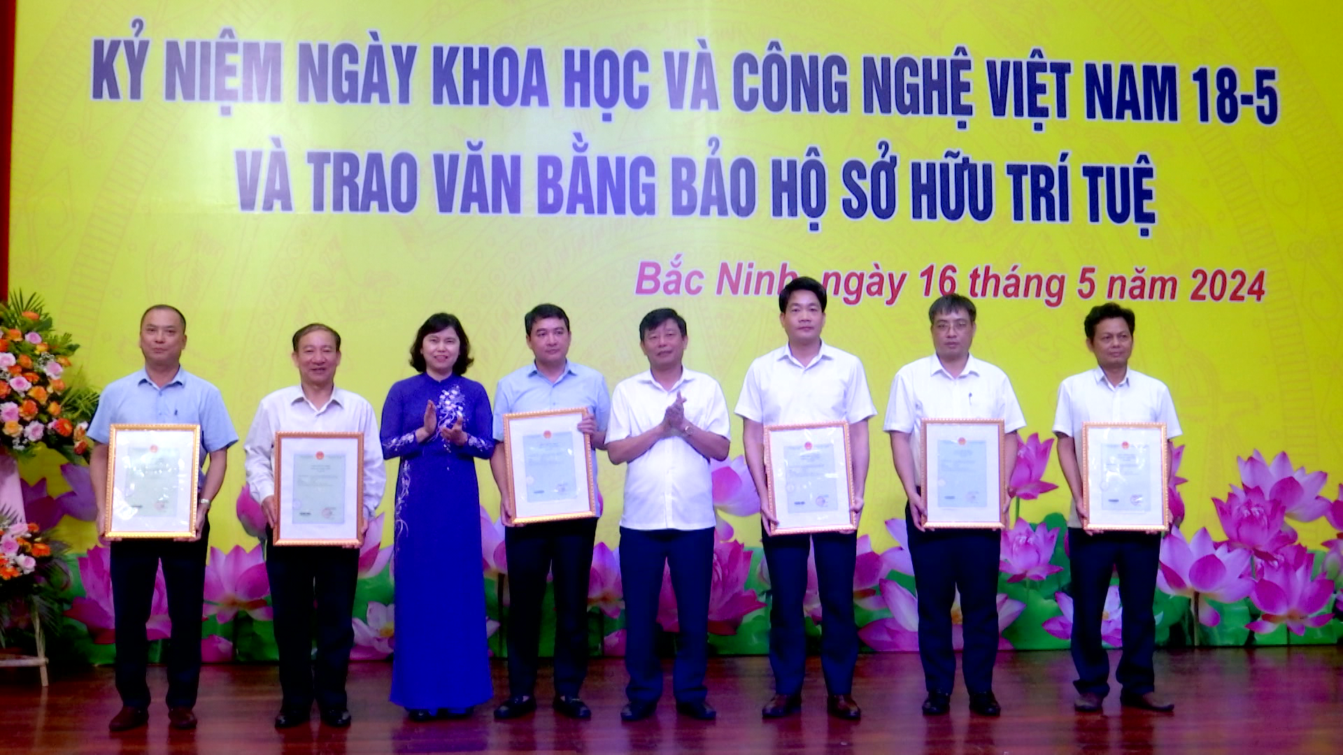 ky_niem_ngay_khcn_viet_nam(5)