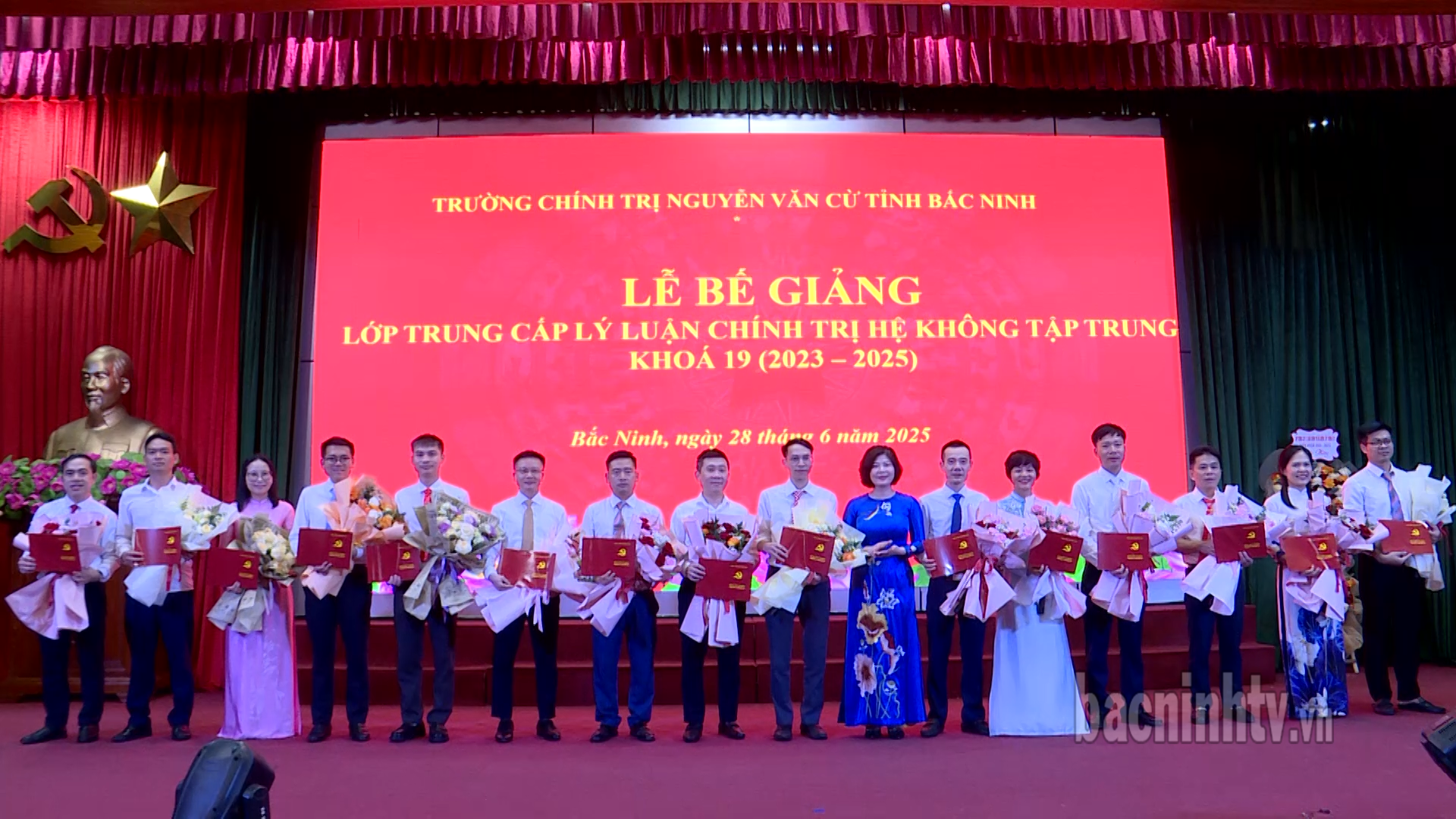 trao_bang_tot_nghiep
