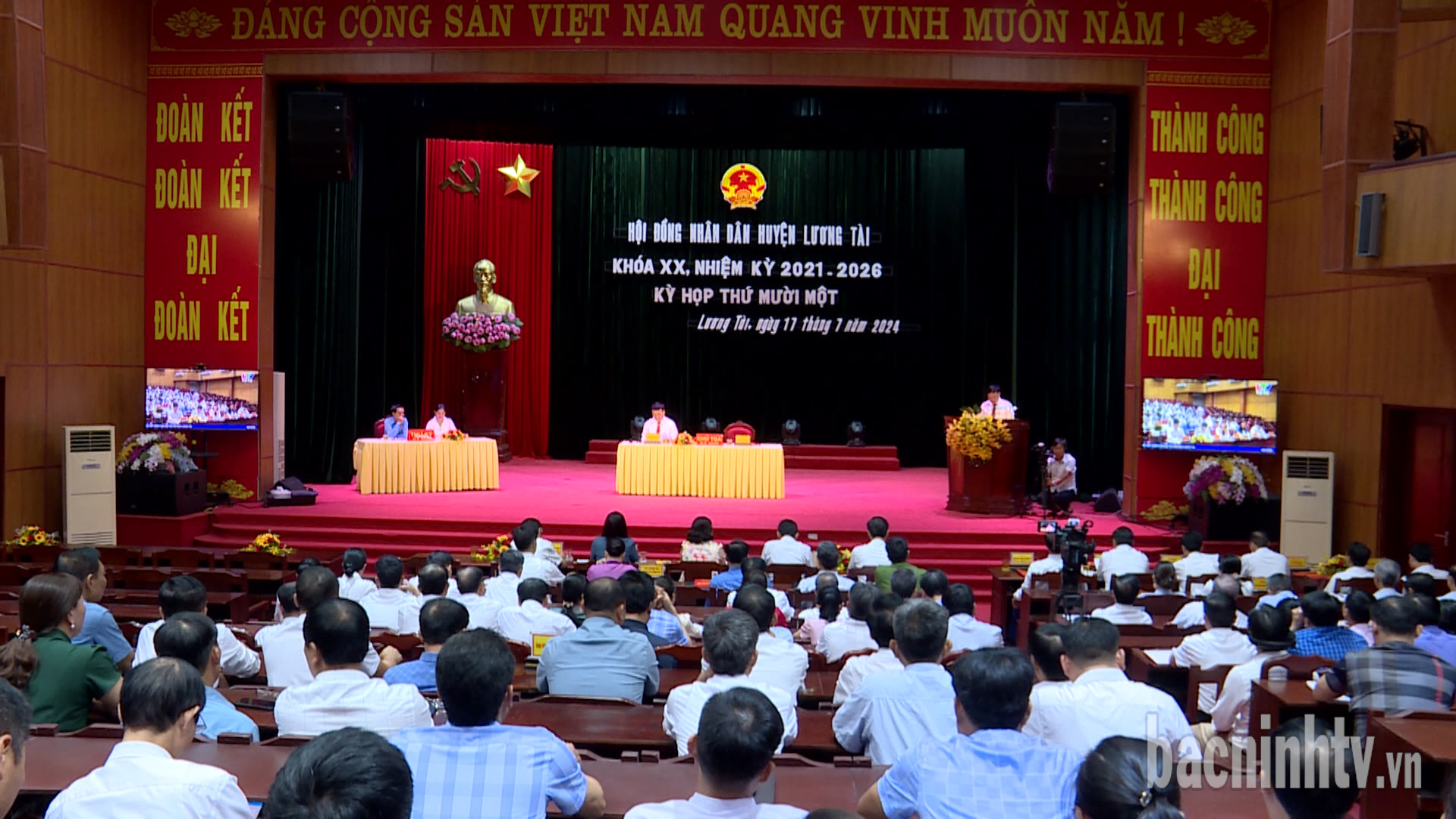 Toàn cảnh kỳ họp