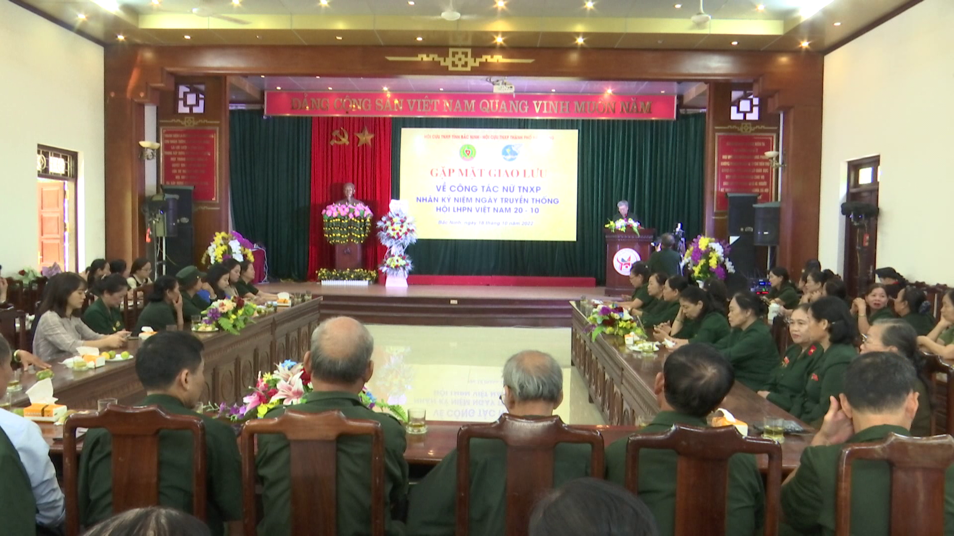 ON_LAI_TRUYEN_THONG_NU_THANH_NIEN_XUNG_PHONG(1)