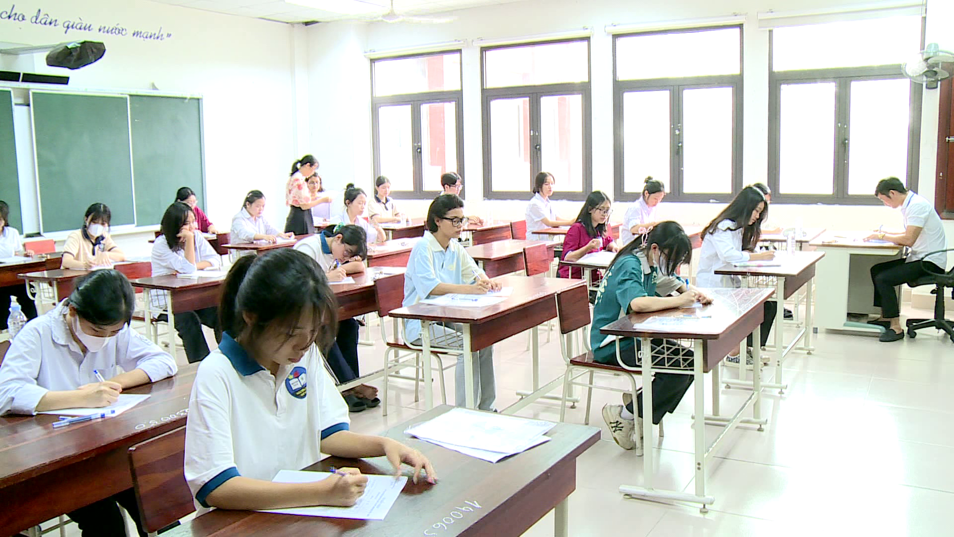 CONG_BO_DIEM_THI_10_VA_CHUYEN(2)