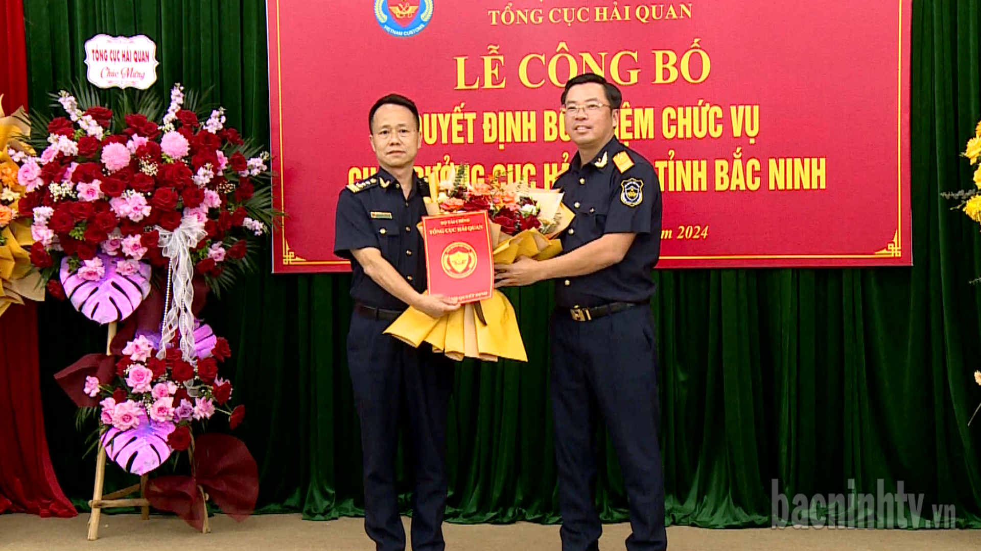 tong_cuc_trao_qd_tang_hoa