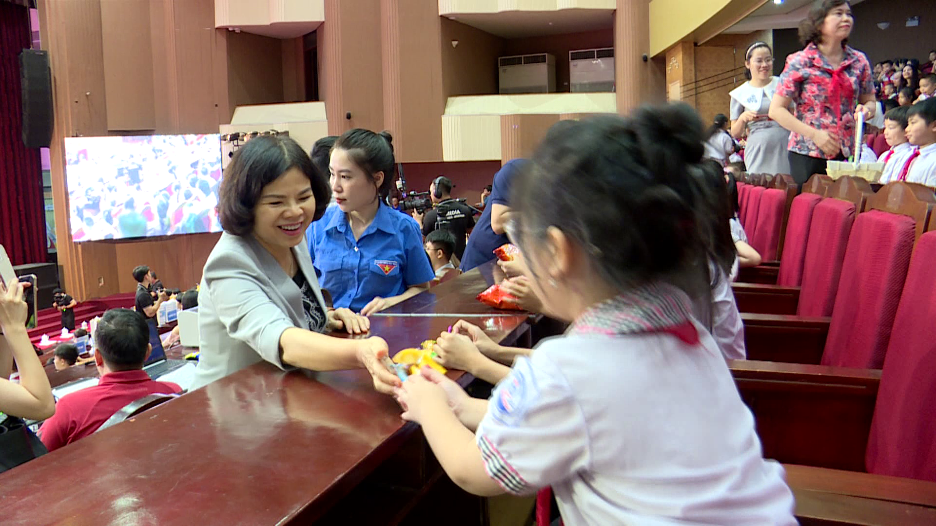 LE_HOI_TRANG_RAM_CHAP_CANH_UOC_MO(7)
