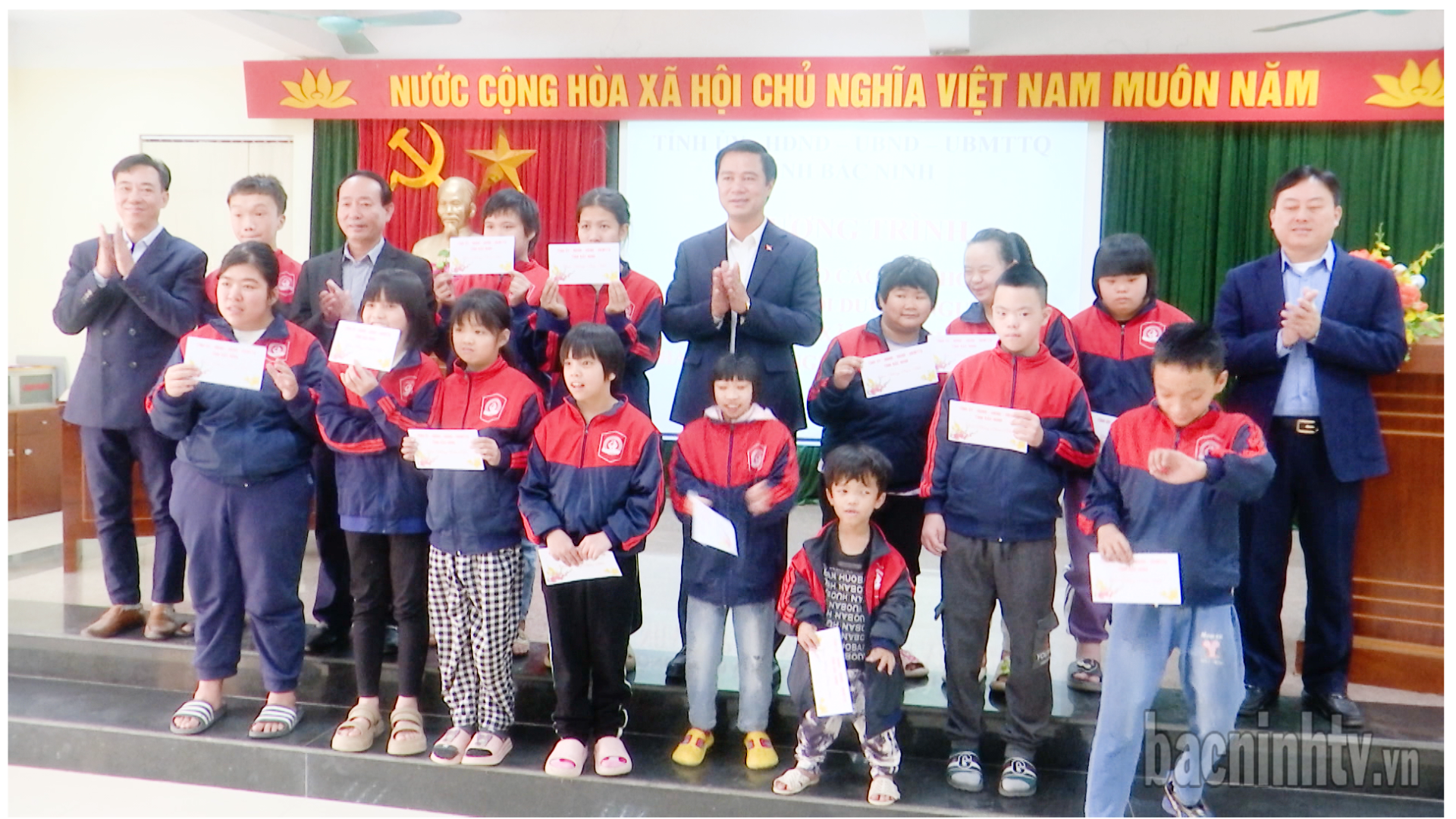 dc_loi_tang_ua_trung_tam_bao_tro