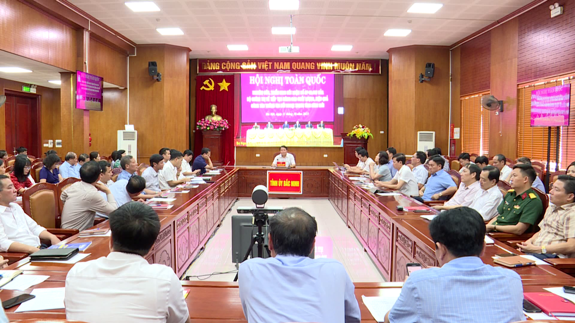 TRIEN_KHAI_KET_LUAN_SO_57_CUA_BO_CHINH_TRI(1)