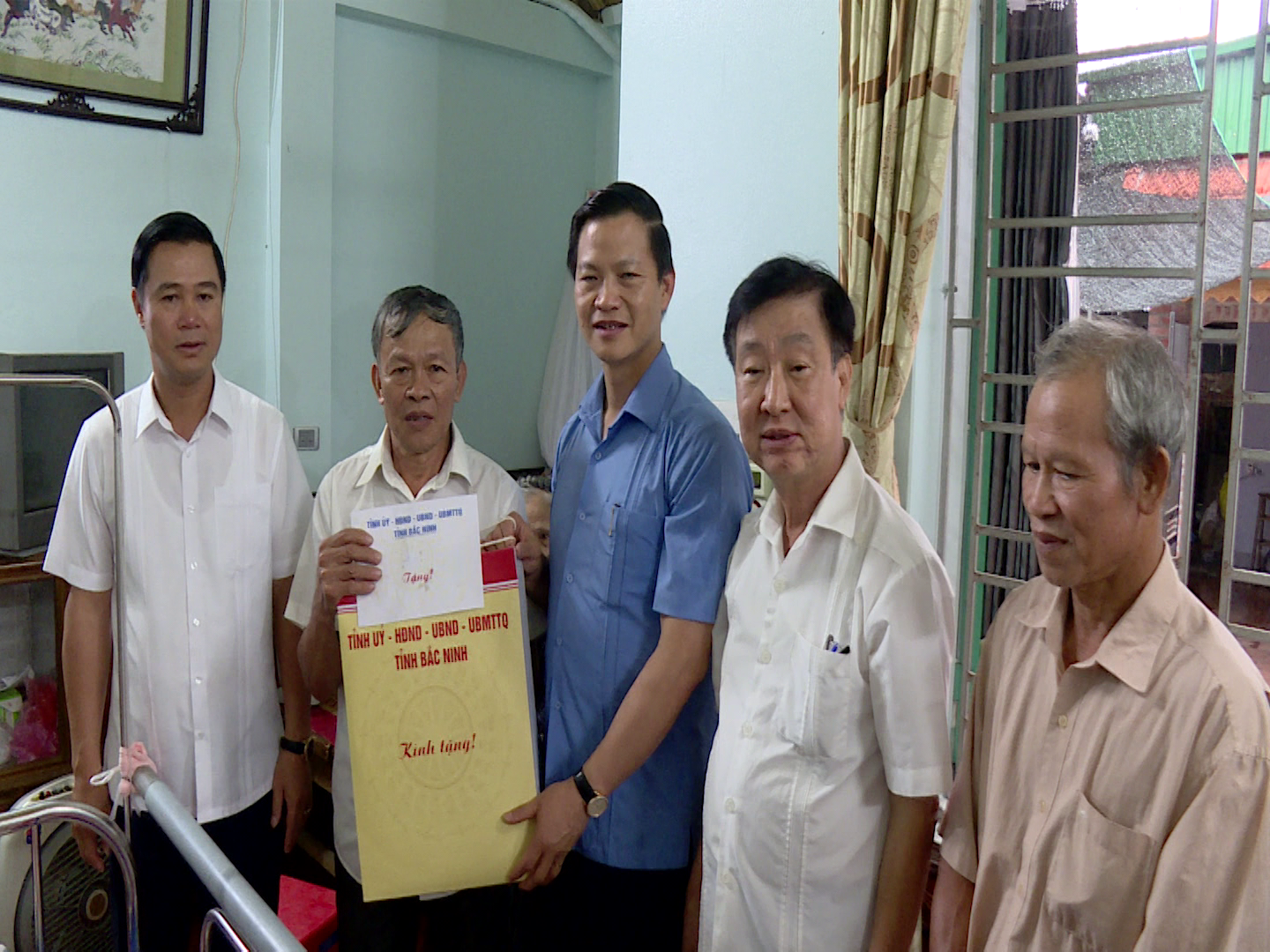 PCT_tham_tang_qua_27.7(1)