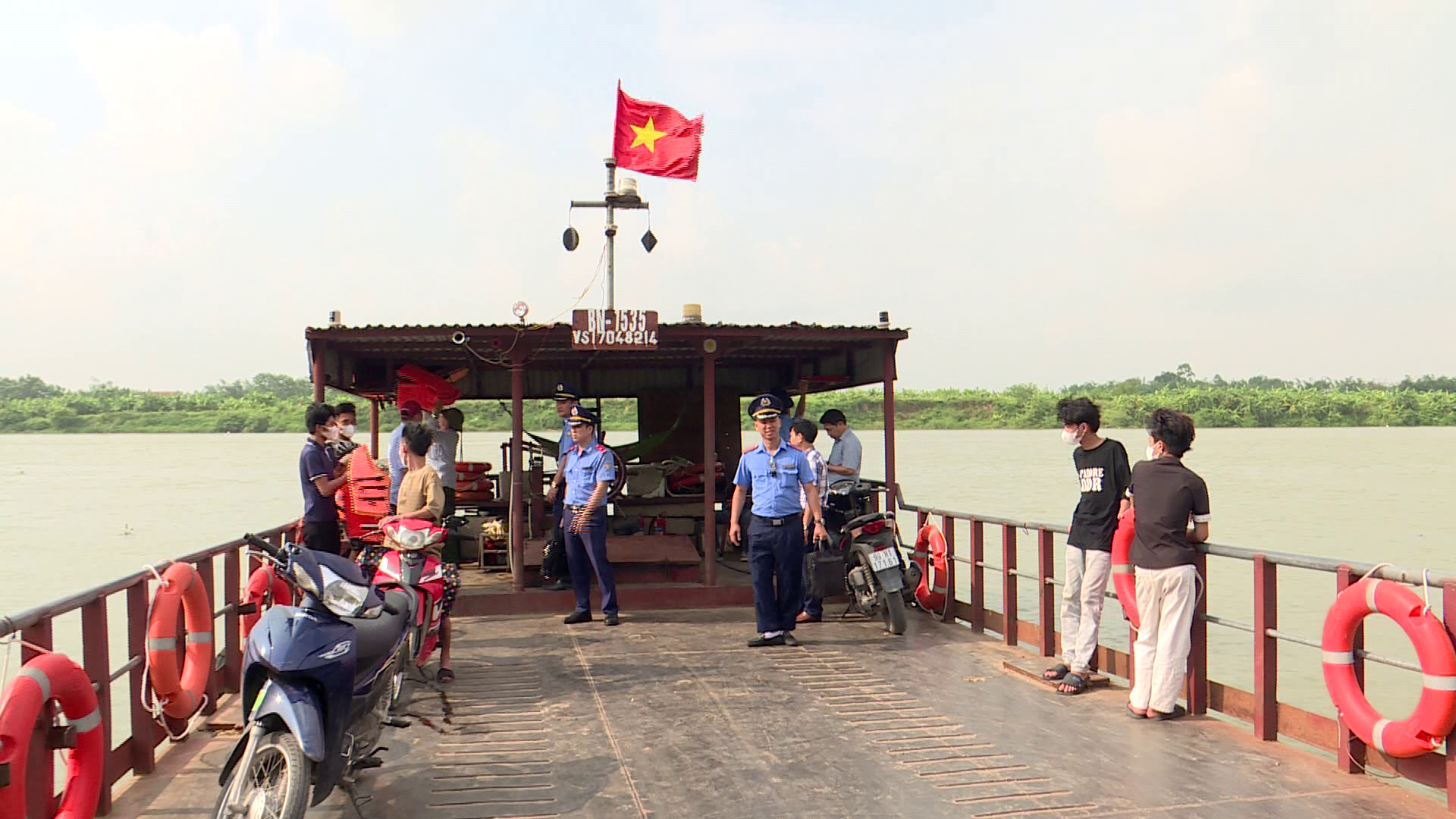 doan_kiem_tra_lien_nganh_kiem_tra_viec_thuc_hiec_cac_quy_dinh_phap_luat_ve_hoat_dong_vt_cang_ben_thuy_noi_dia_tren_dia_ban_tinh(2)