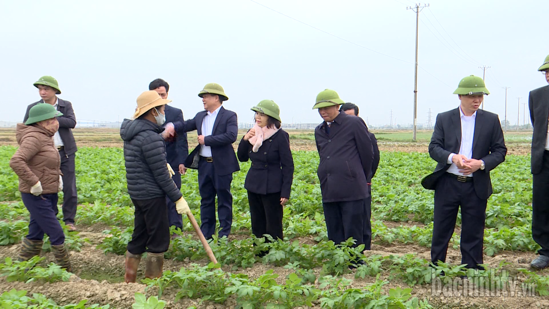 chu_tich_hdnd_xuong_dong_tham_ba_con