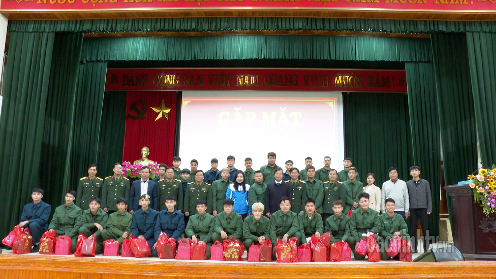 dai_dong_gap_mat_tan_binh