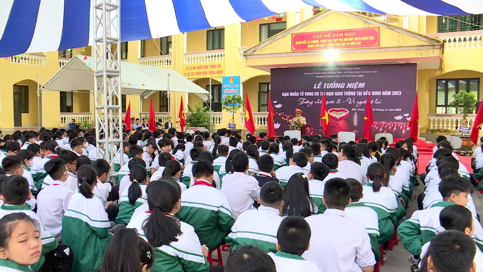 ban_atgt_tinh_huong_ung_ngay_the_gioi_tuong_niem_cac_nan_nhan_tu_vong_do_tai_nan_giao_thong(2)