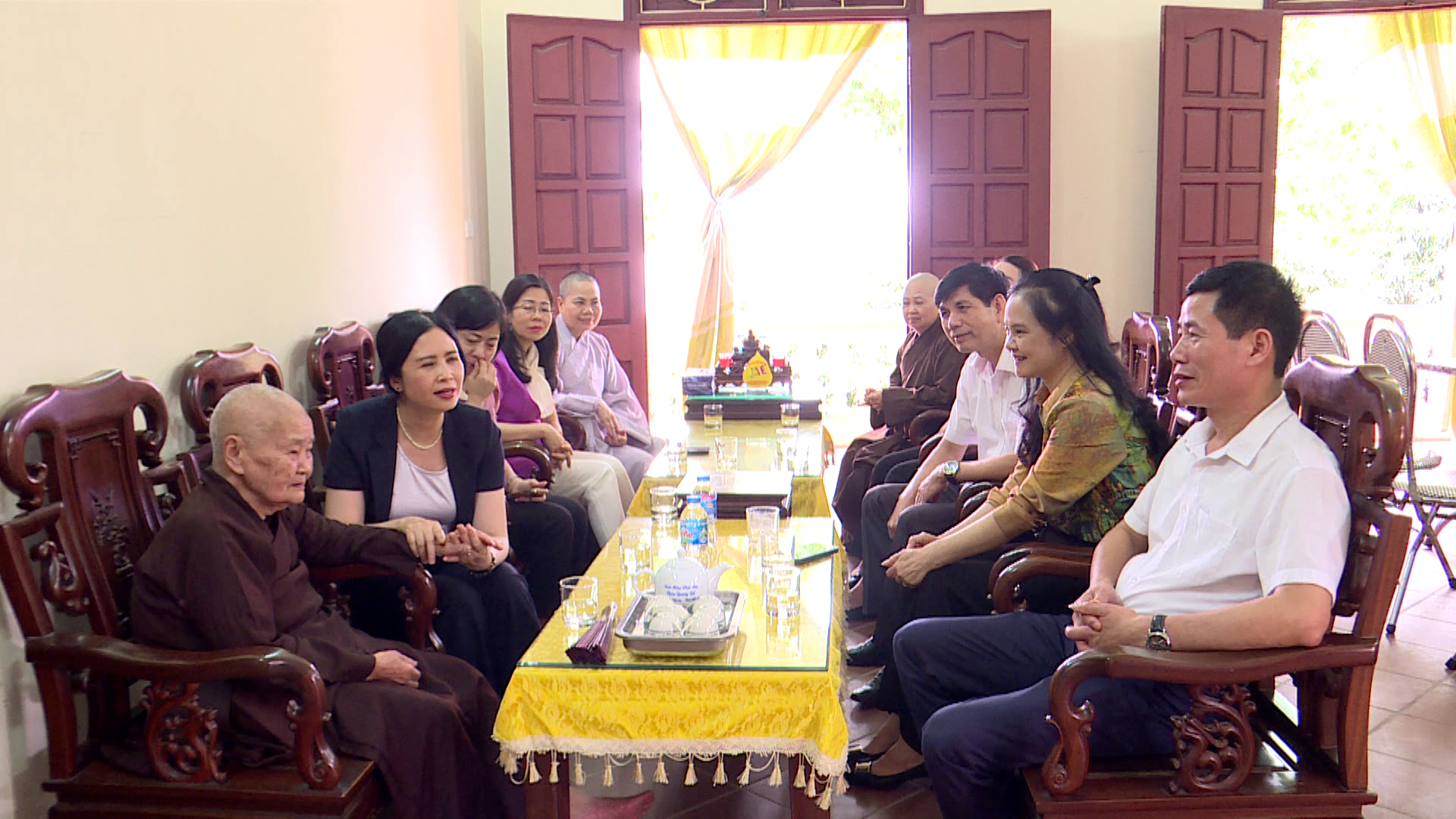 hoi_lhpn_viet_nam_chuc_mung_hoi_phat_giao_tinh(5)